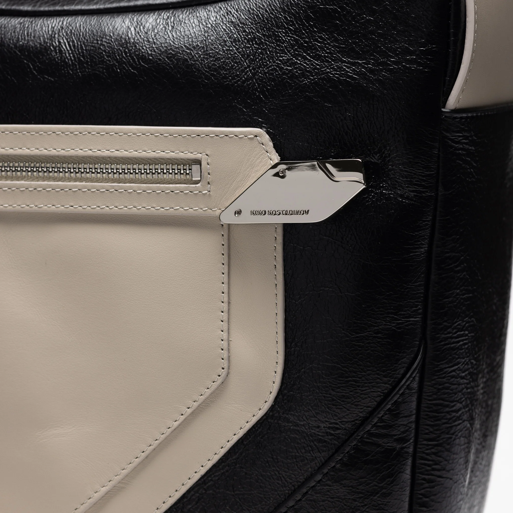 Deultum Leather Bag in Black/Beige - Image 4