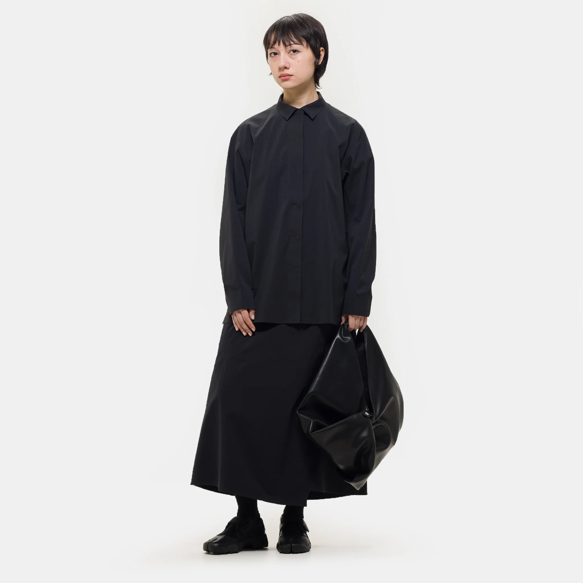 Diene LS Shirt in Black - Image 2