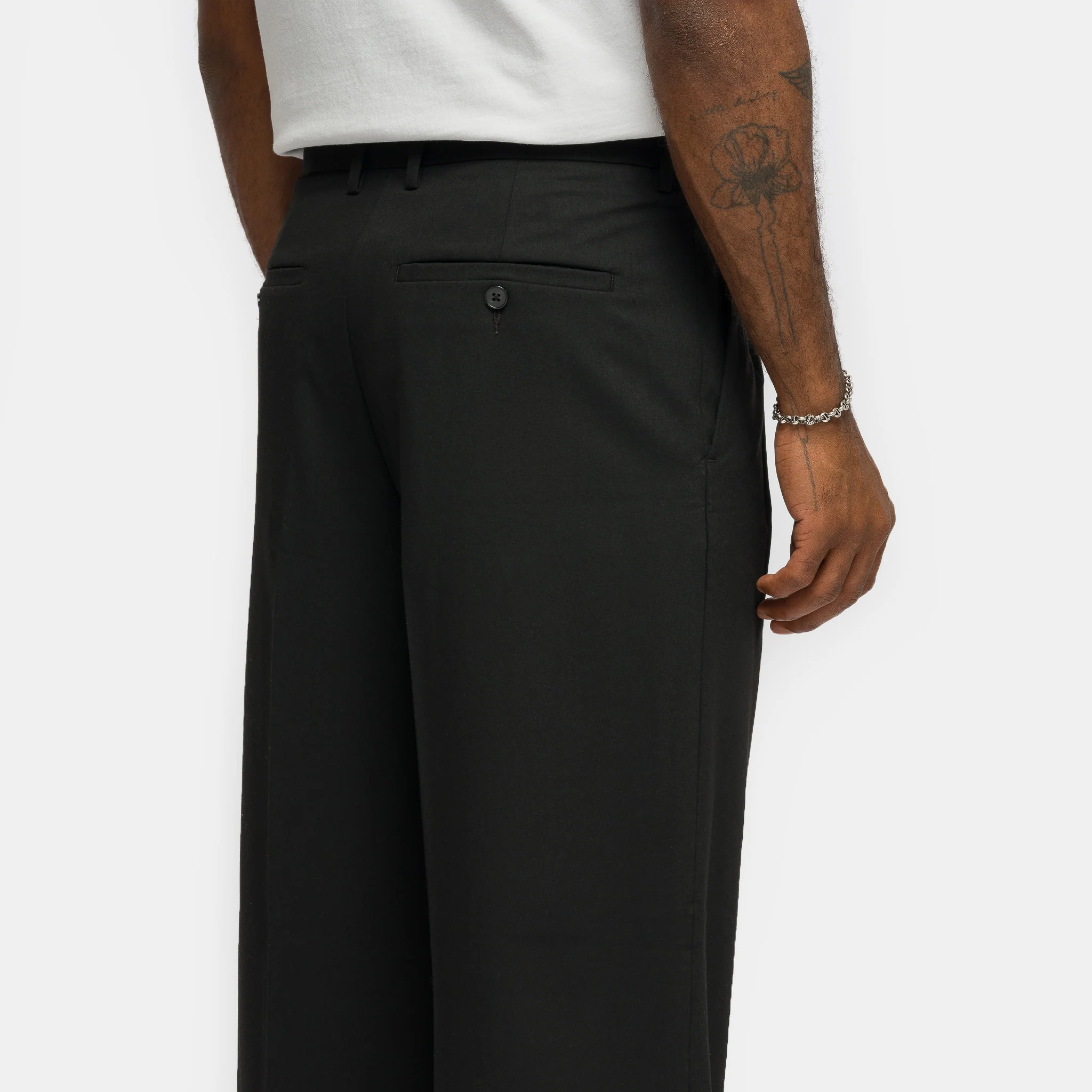 Esencial Trouser in Black - Image 5