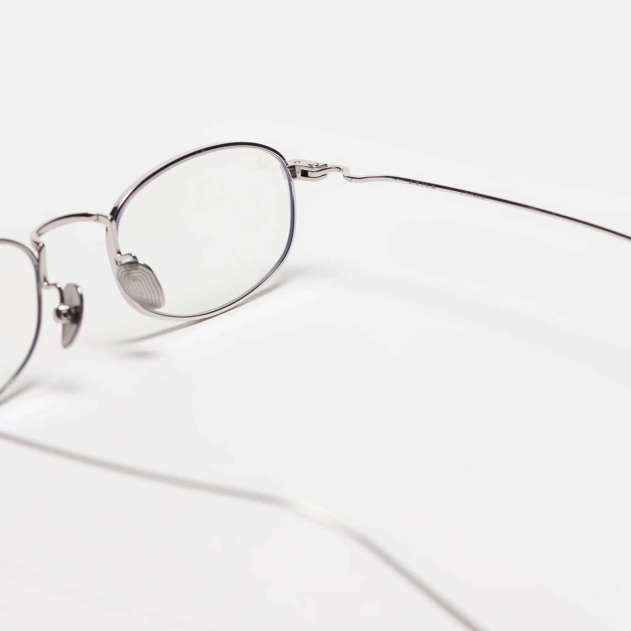 Icon Glasses in Silver - Image 4
