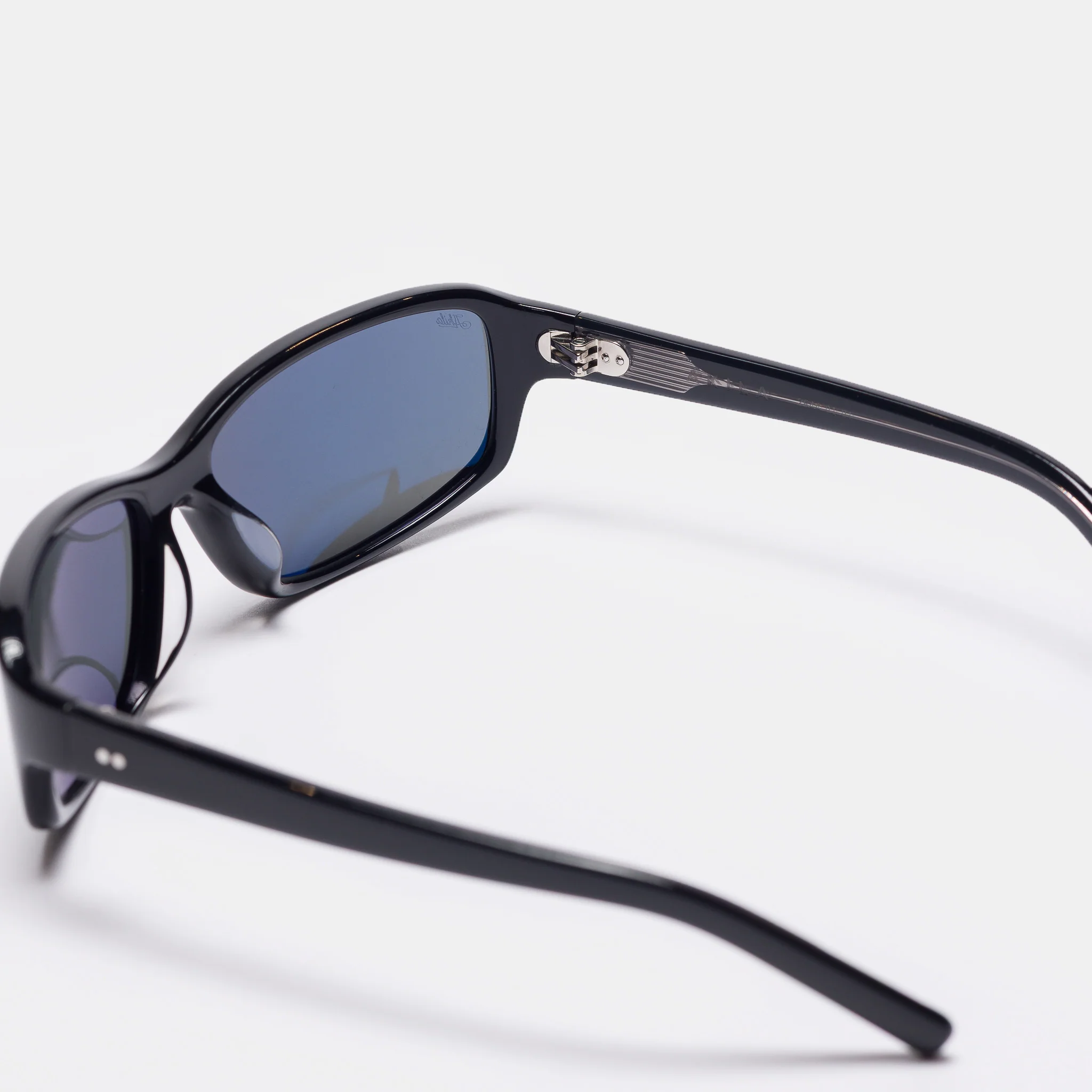 Jet Sunglasses in Black/Black - Image 4