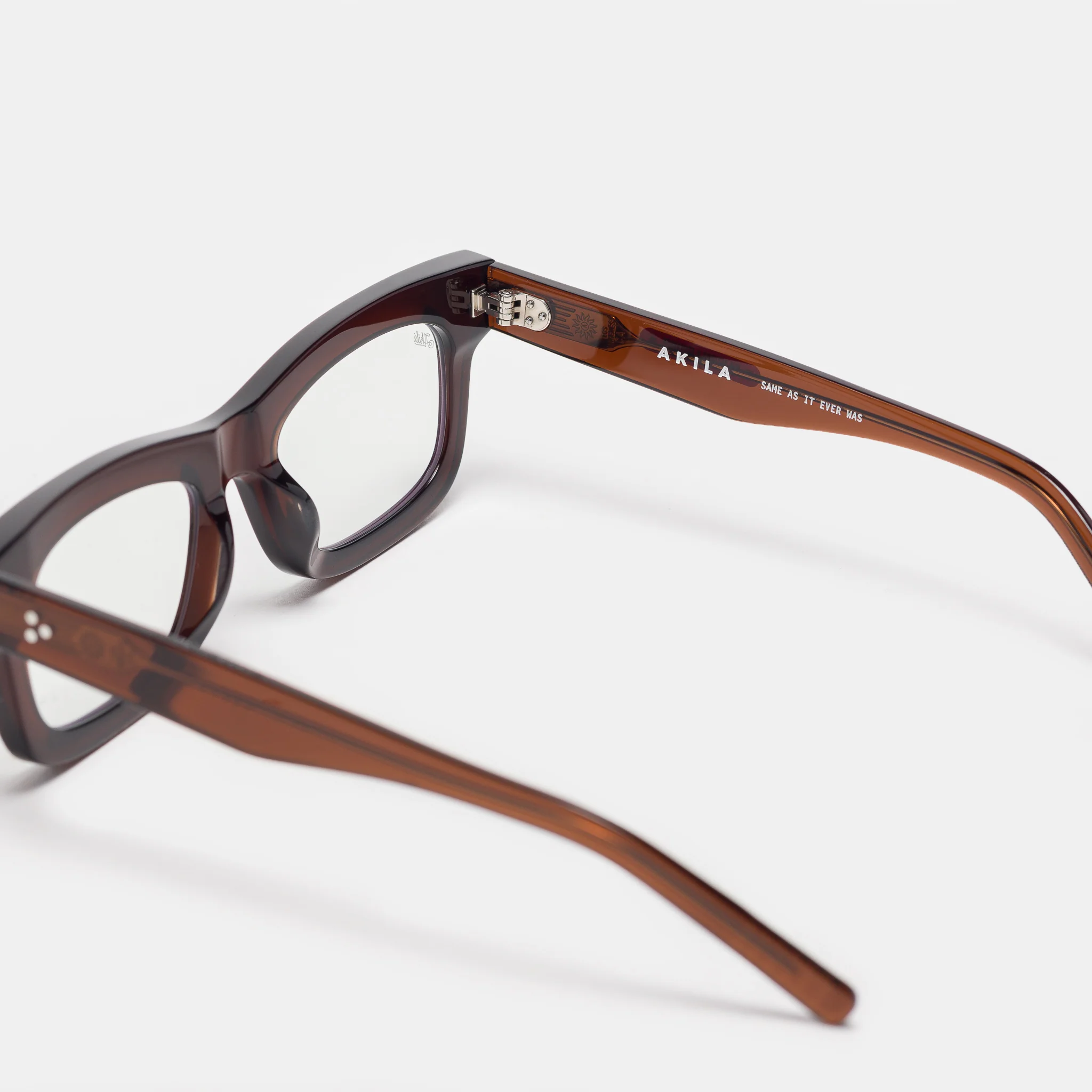 Jubilee Glasses in Brown - Image 4