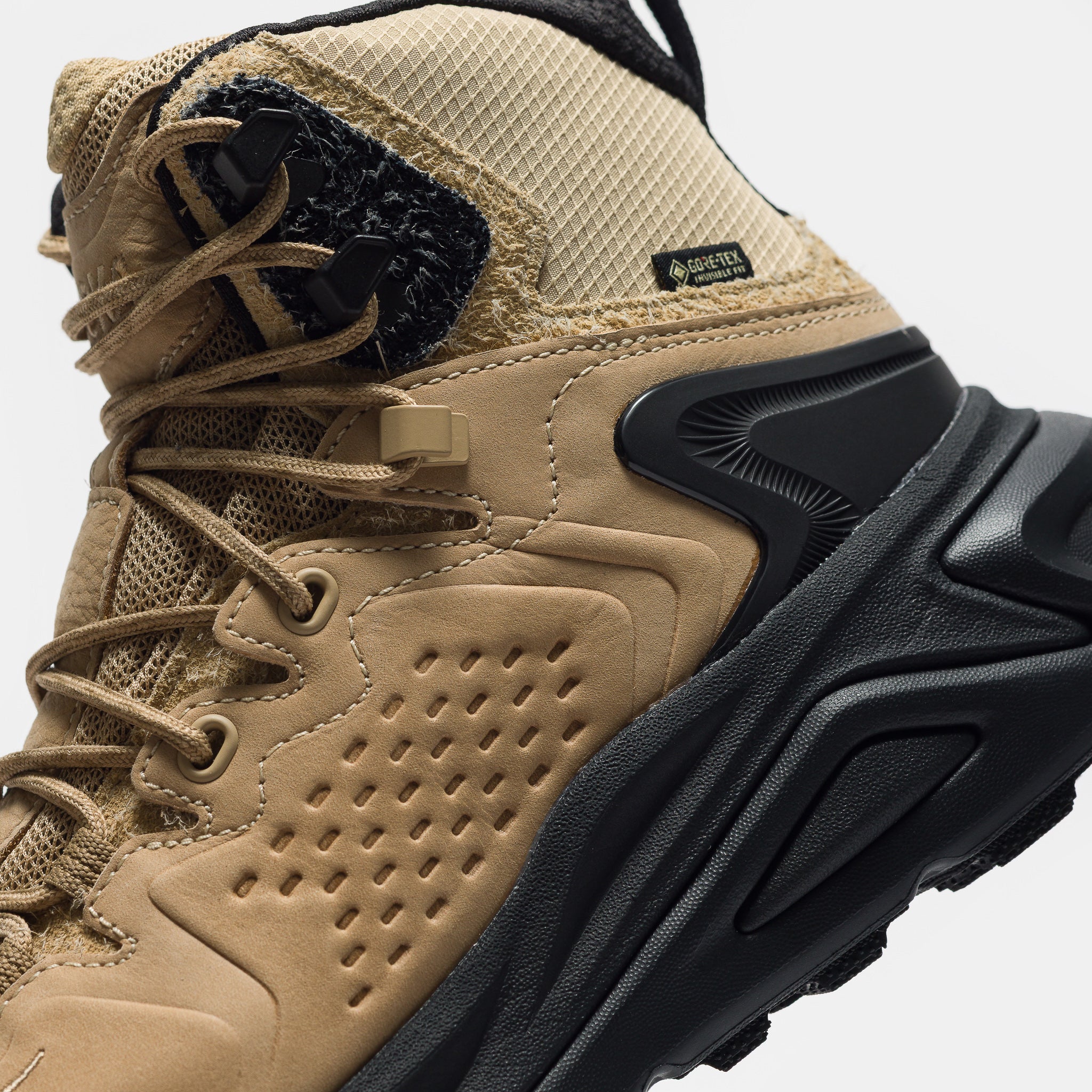 Kaha 3 GTX TP Sneaker in Khaki/Black - Image 6