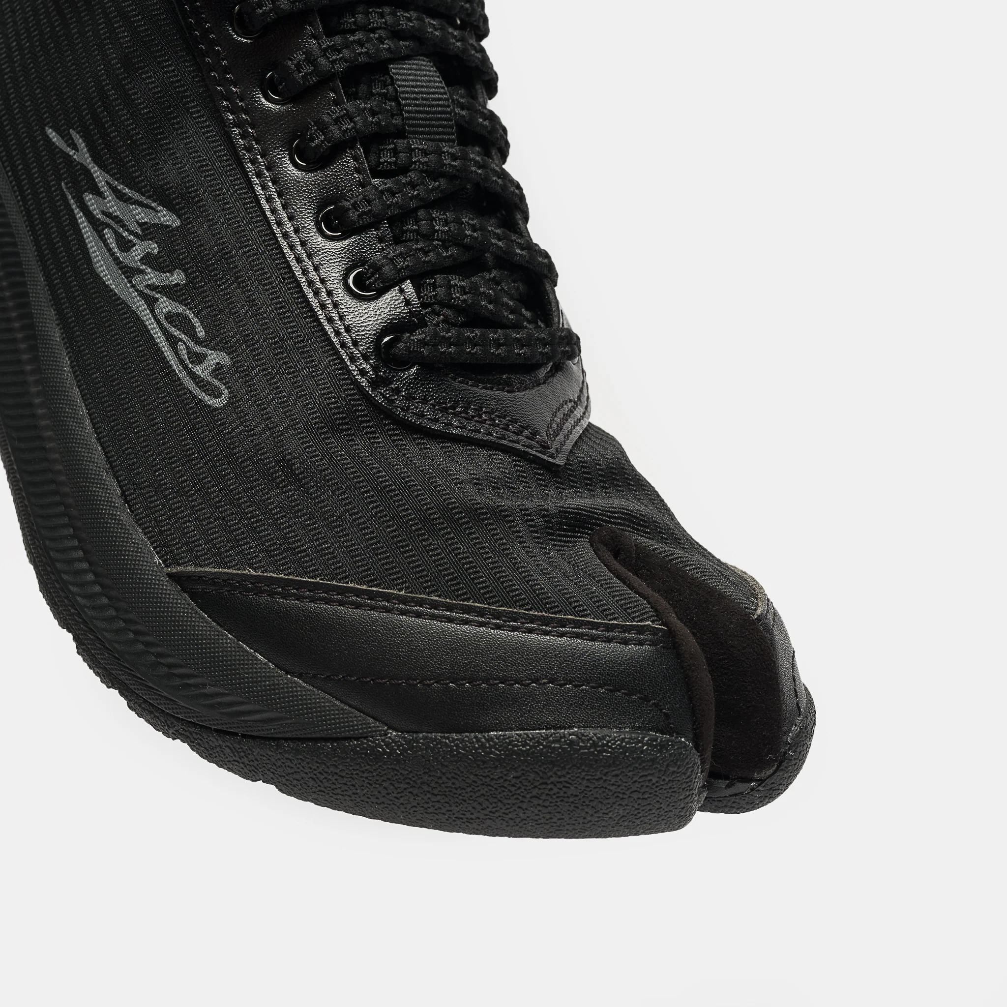 Kiko Kostadinov Ilargi FF Sneaker in Carbon - Image 6