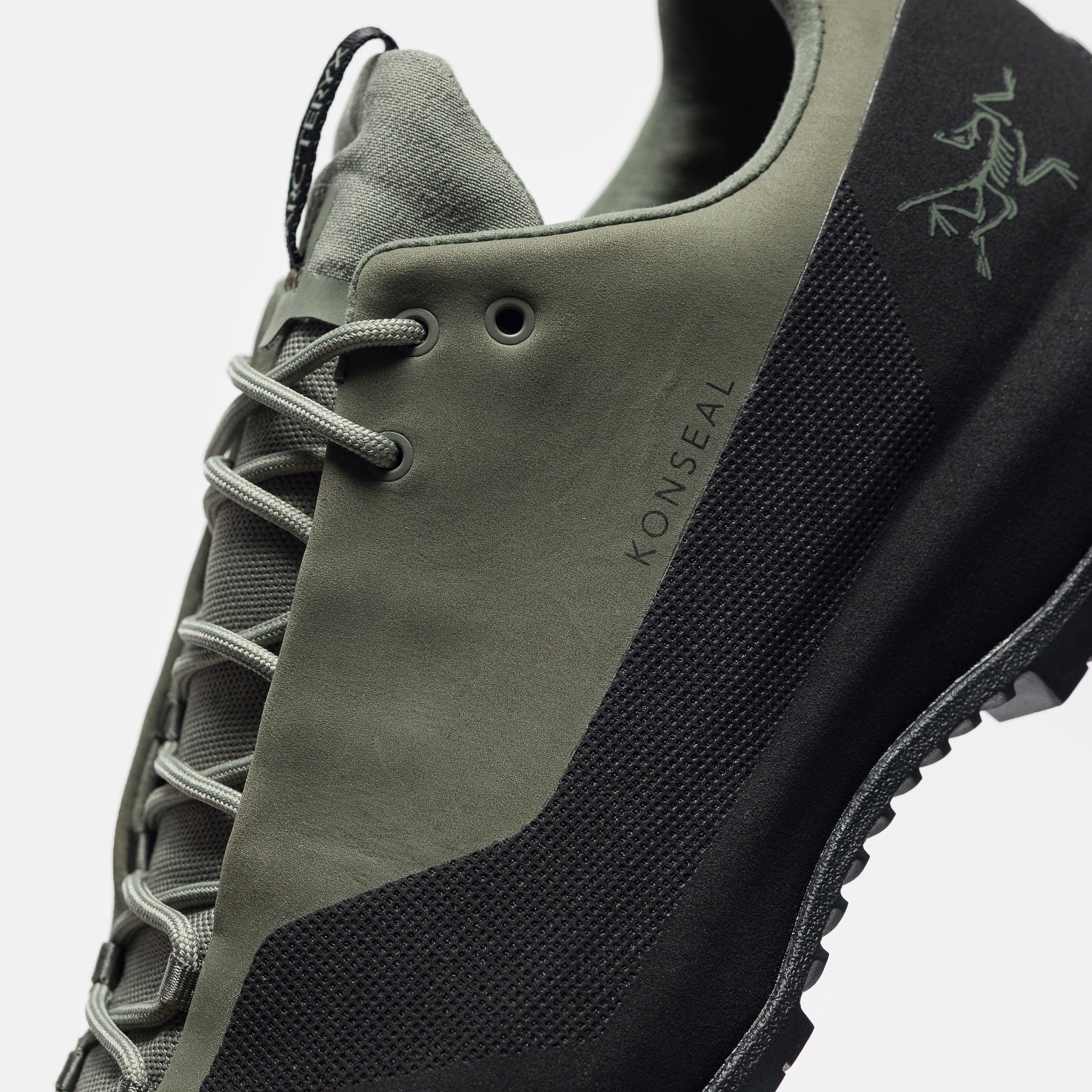 Konseal Sneaker in Forage/Black - Image 5