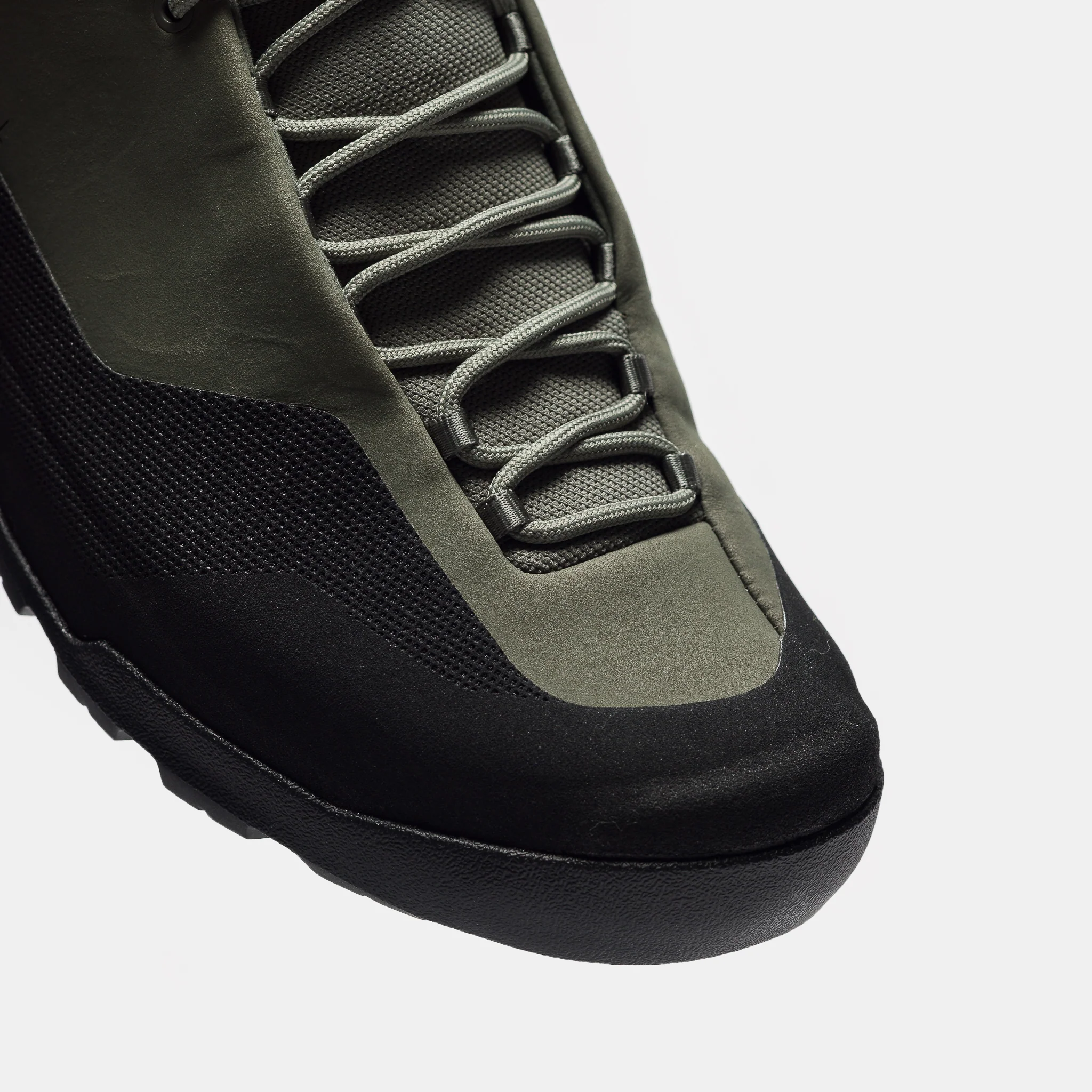 Konseal Sneaker in Forage/Black - Image 6