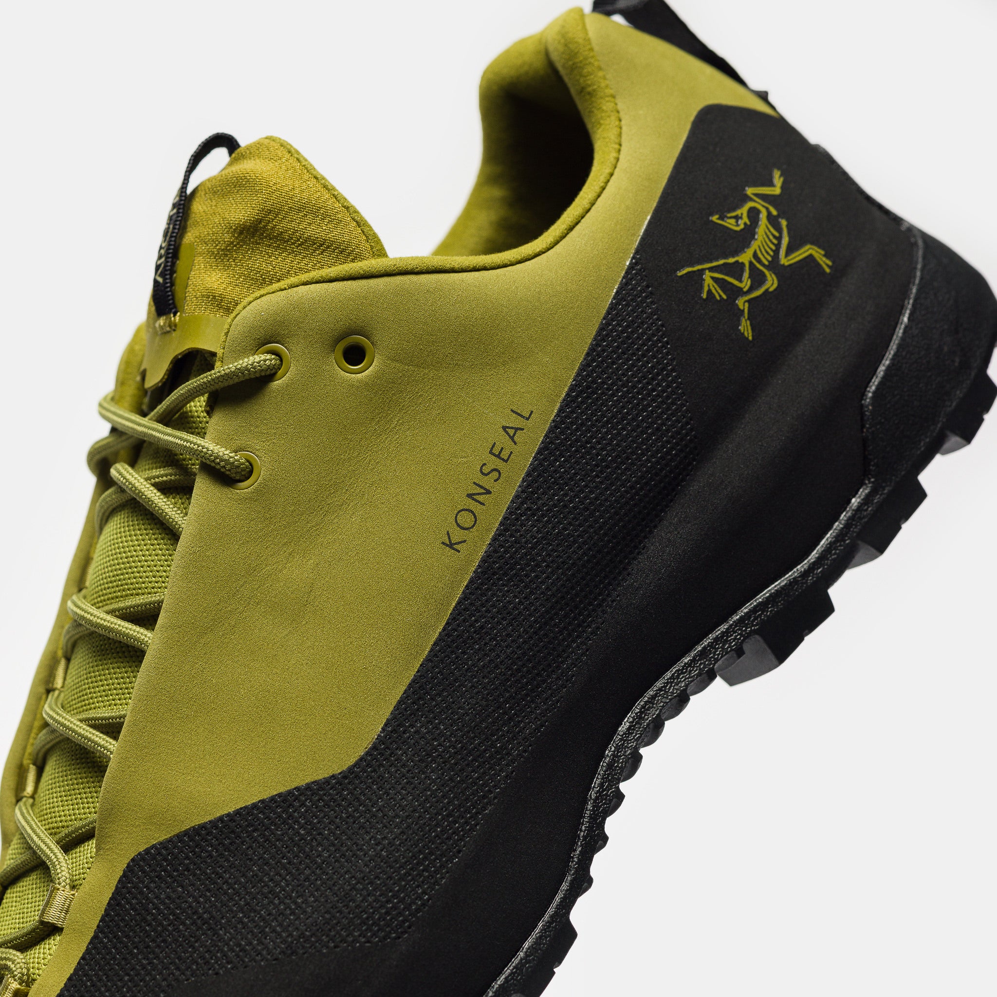 Konseal Sneaker in Olive Moss/Black - Image 5