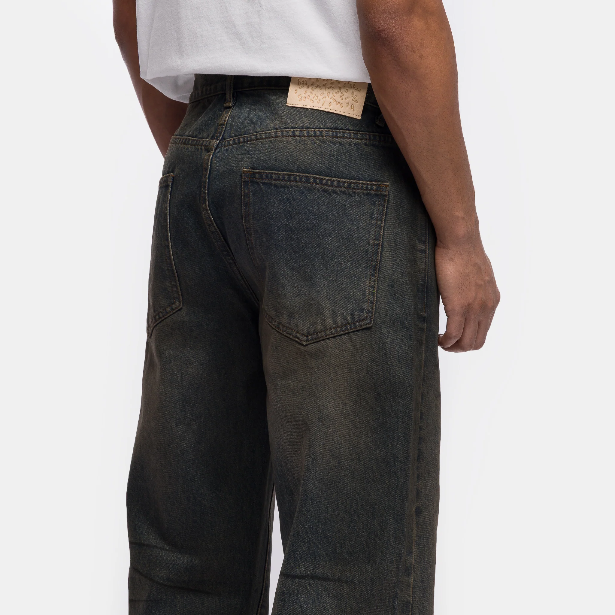 LAX Straight Cut Jean in Washed Blue - Image 5