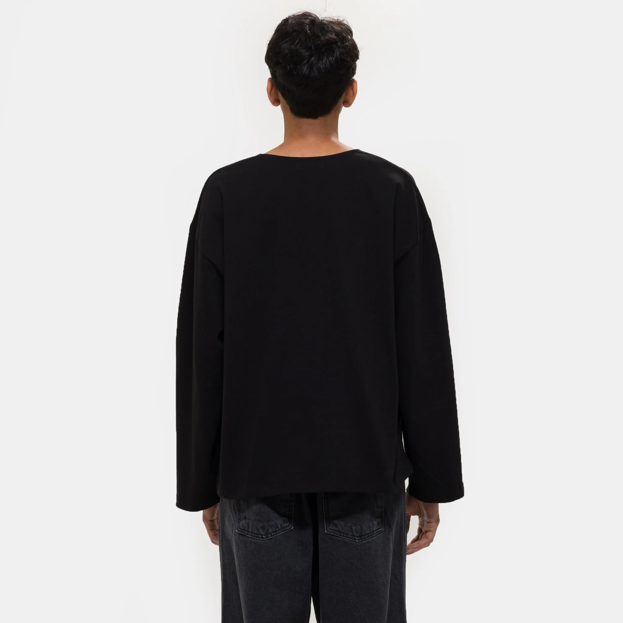 Longsleeve Wide T-Shirt in Black - Image 3