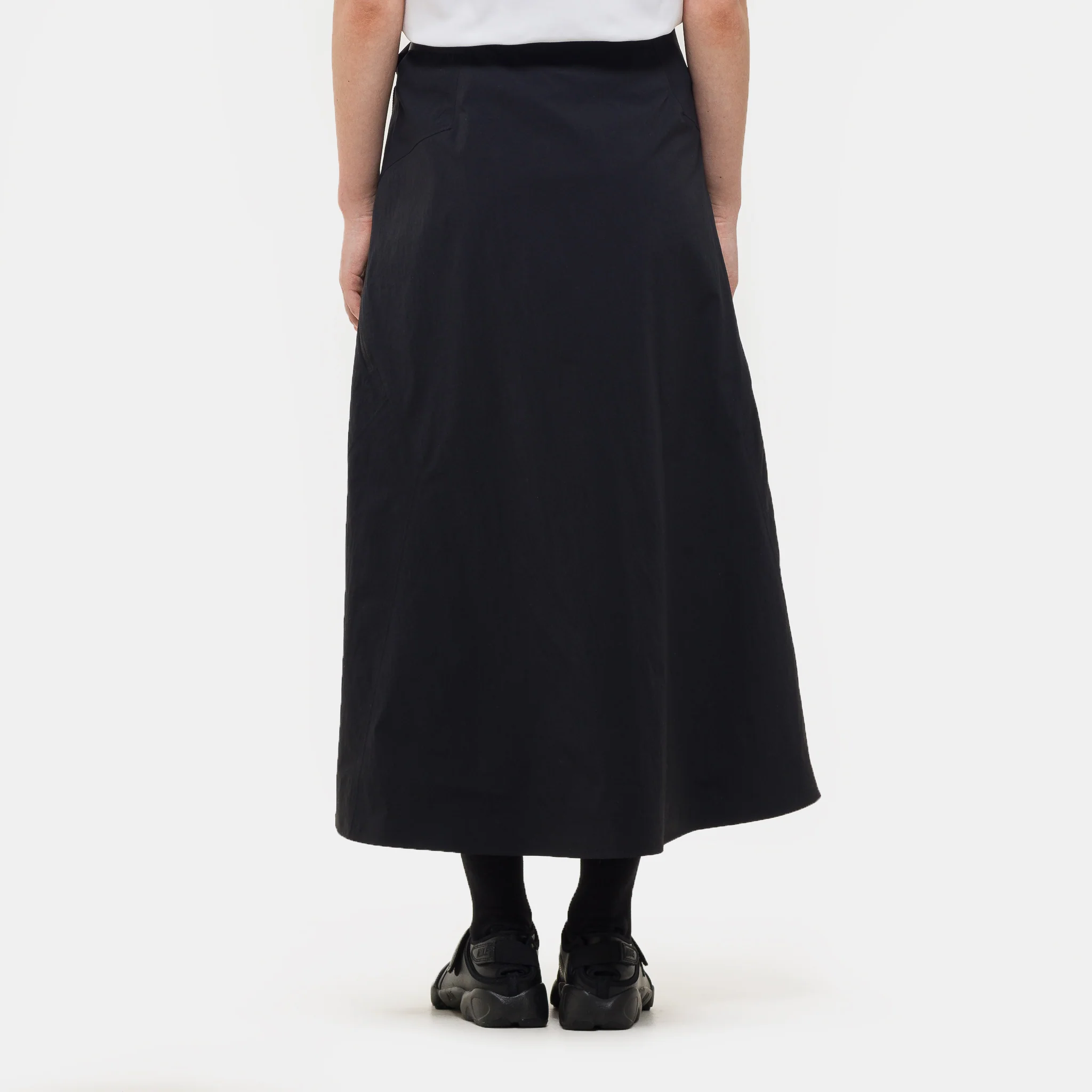 Lota Skirt in Black - Image 3