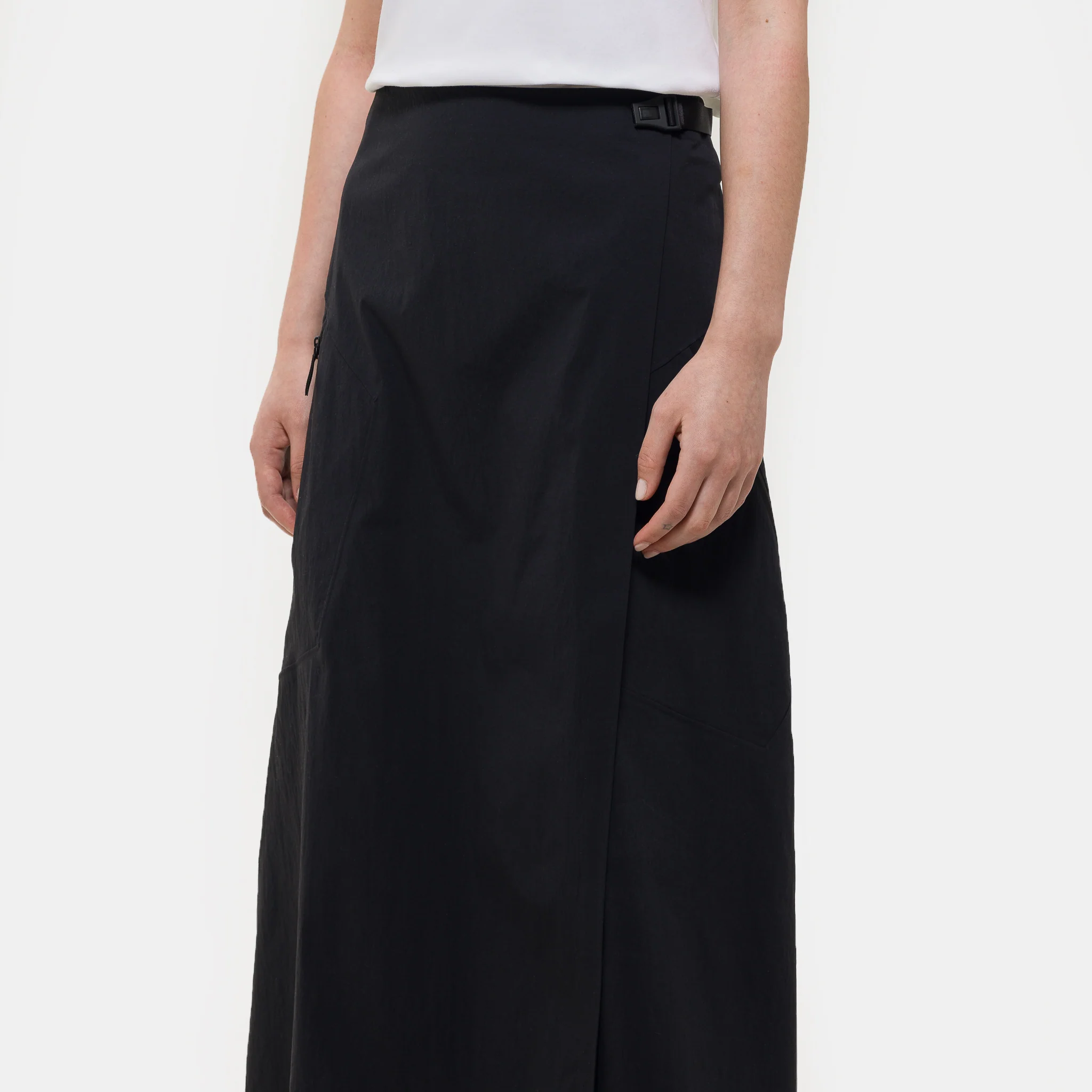 Lota Skirt in Black - Image 4