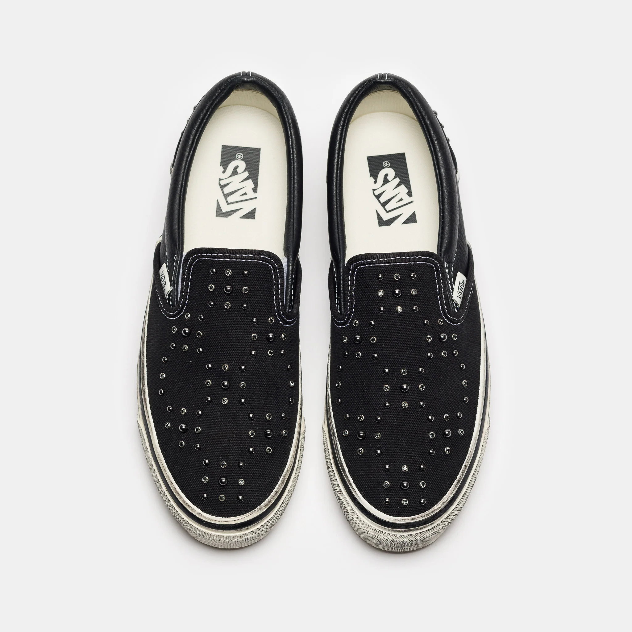 LX Classic Slip-On 98 Sneaker in Pearlized Black/Black - Image 4