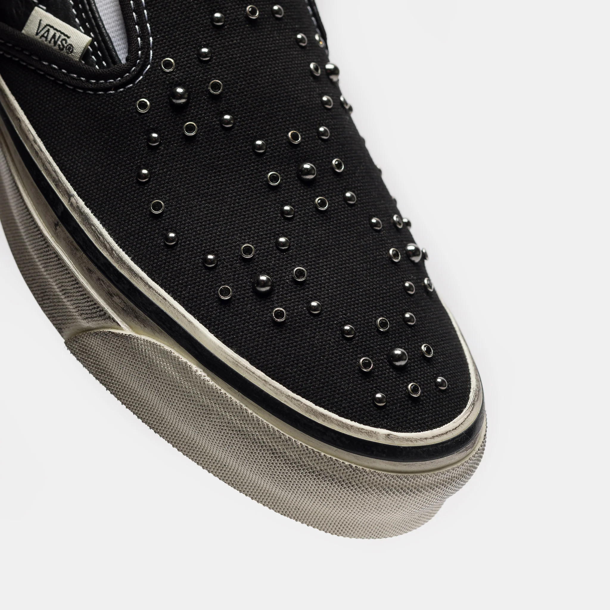 LX Classic Slip-On 98 Sneaker in Pearlized Black/Black - Image 6