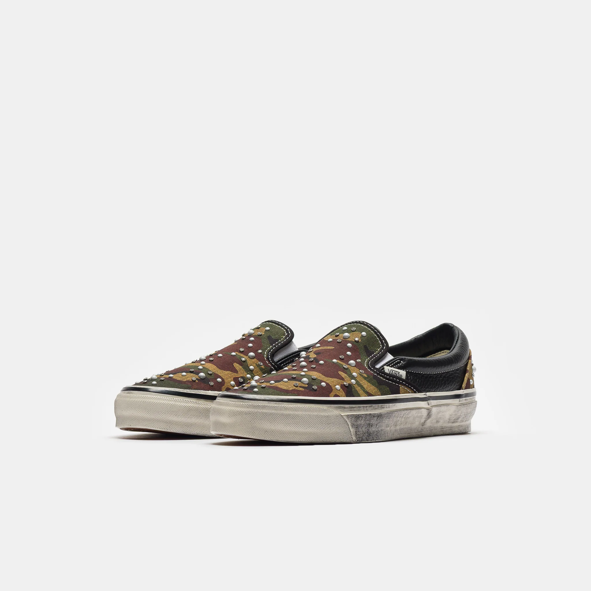 LX Classic Slip-On 98 Sneaker in Pearlized Camo/Black - Image 2