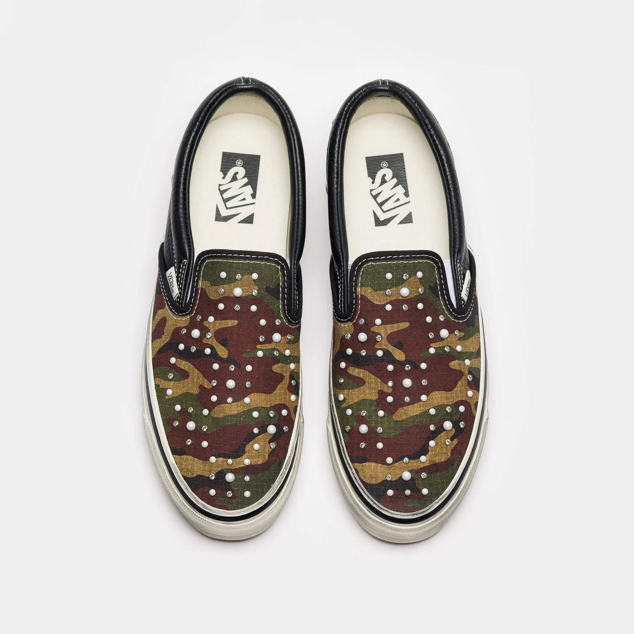 LX Classic Slip-On 98 Sneaker in Pearlized Camo/Black - Image 4