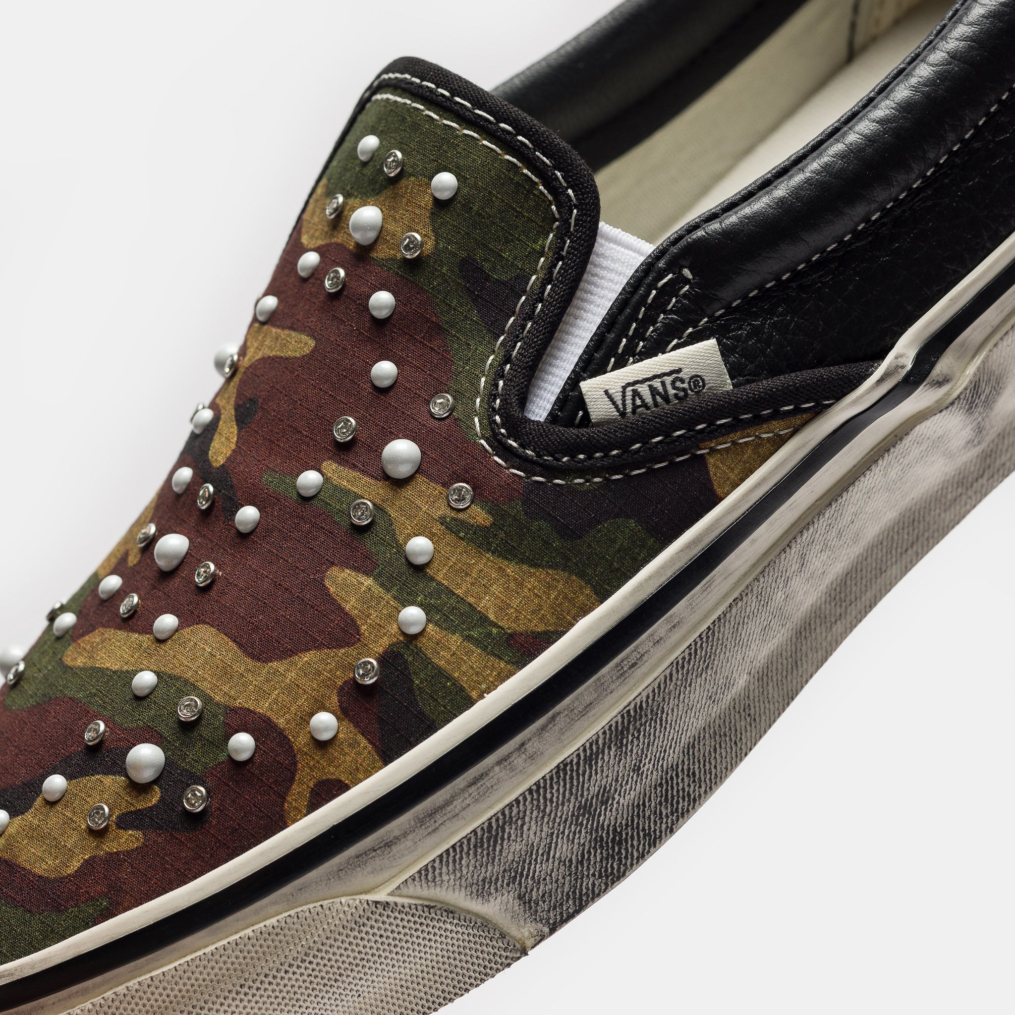 LX Classic Slip-On 98 Sneaker in Pearlized Camo/Black - Image 5
