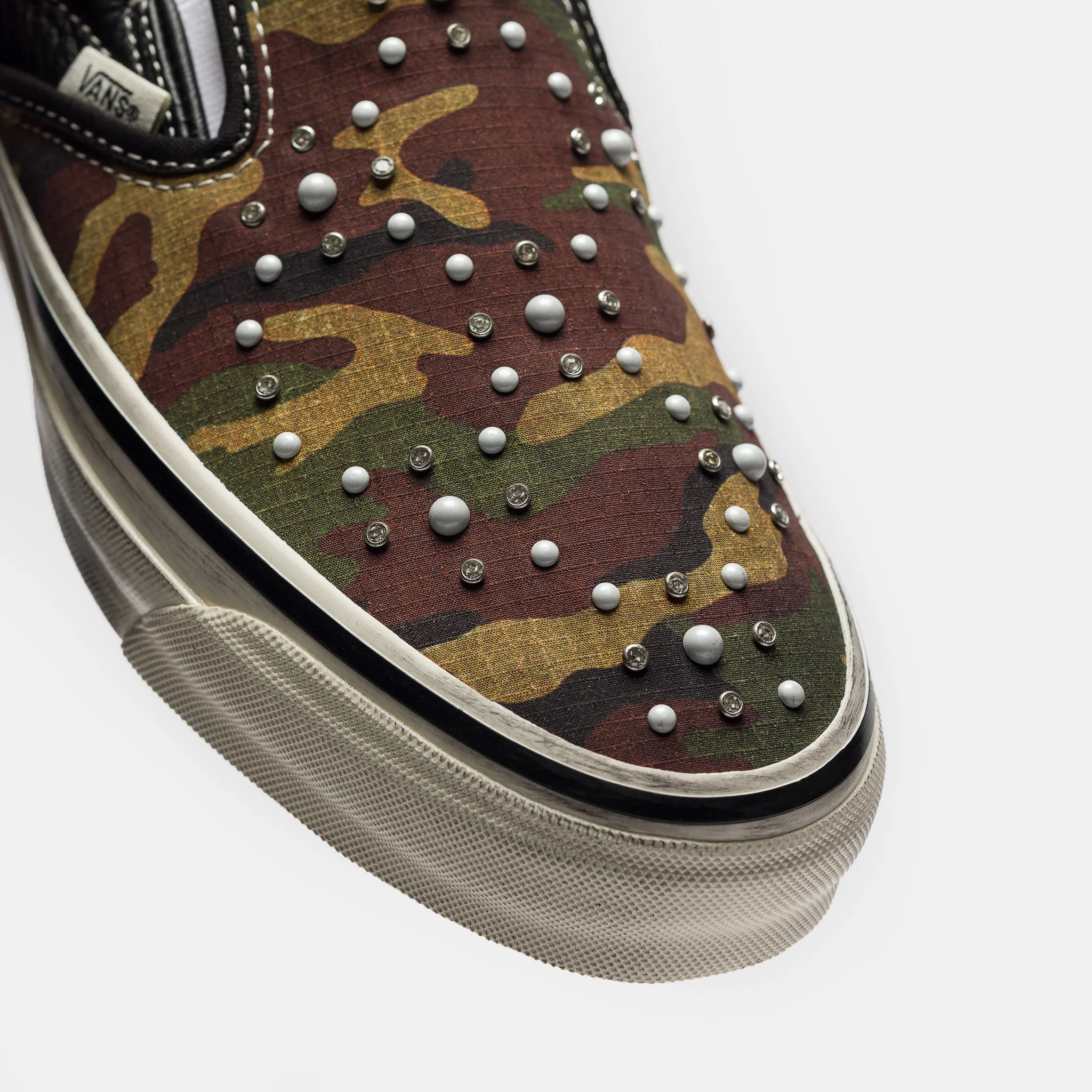 LX Classic Slip-On 98 Sneaker in Pearlized Camo/Black - Image 6