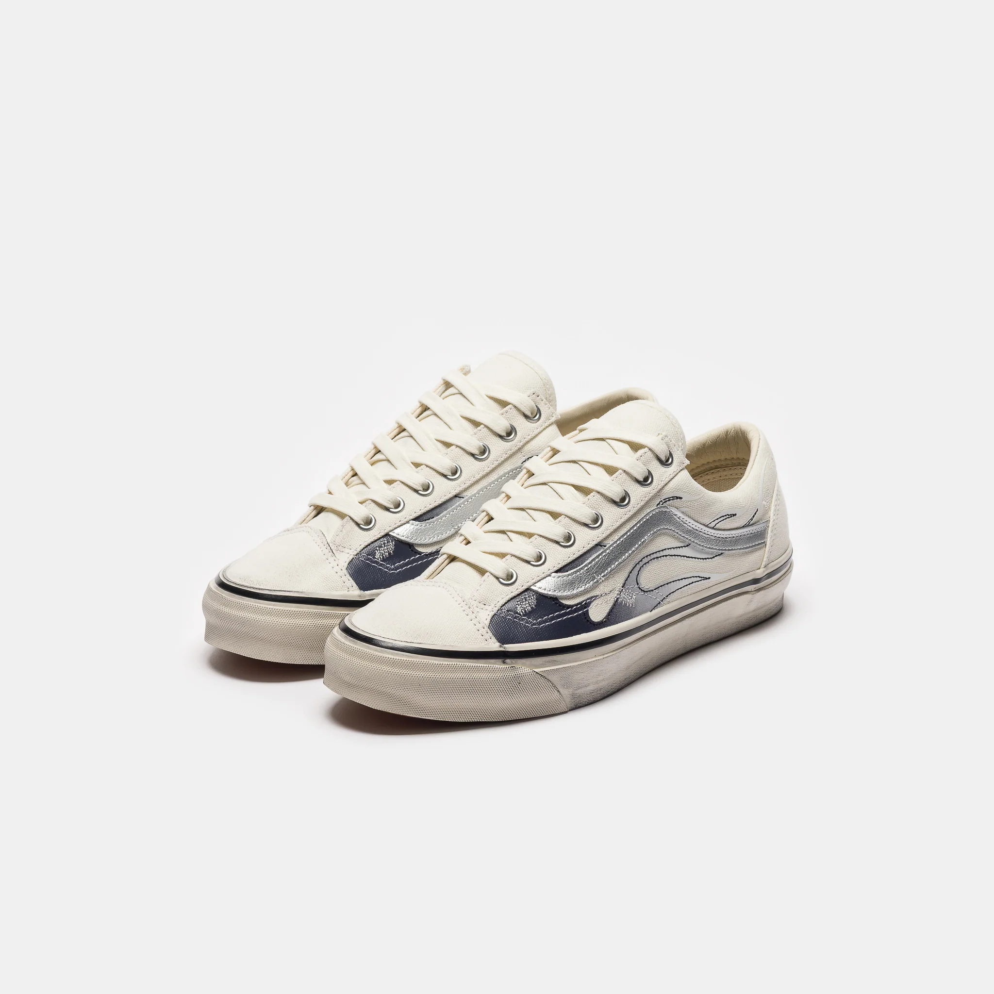 LX Old Skool 36 Sneaker in Archive Flame Marshmallow - Image 3