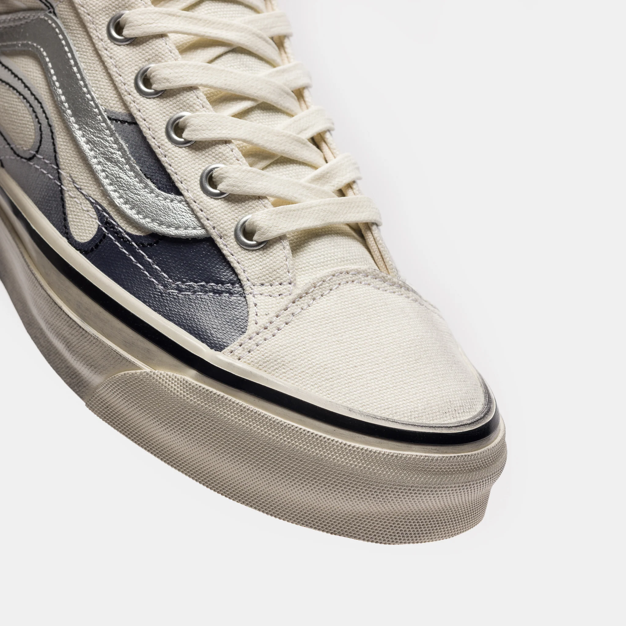 LX Old Skool 36 Sneaker in Archive Flame Marshmallow - Image 6
