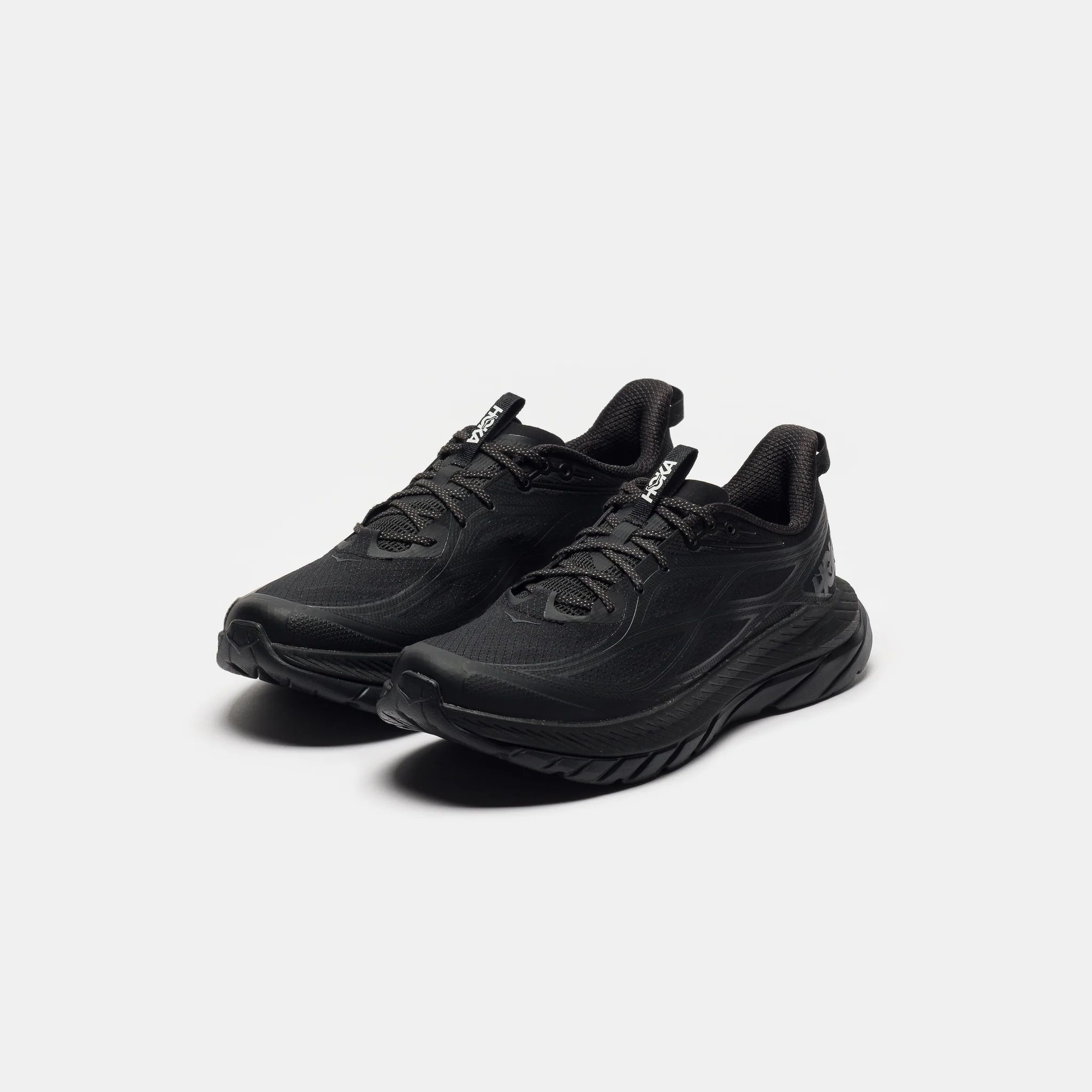 Mach Remastered Sneaker in Obsidian/Obsidian - Image 3