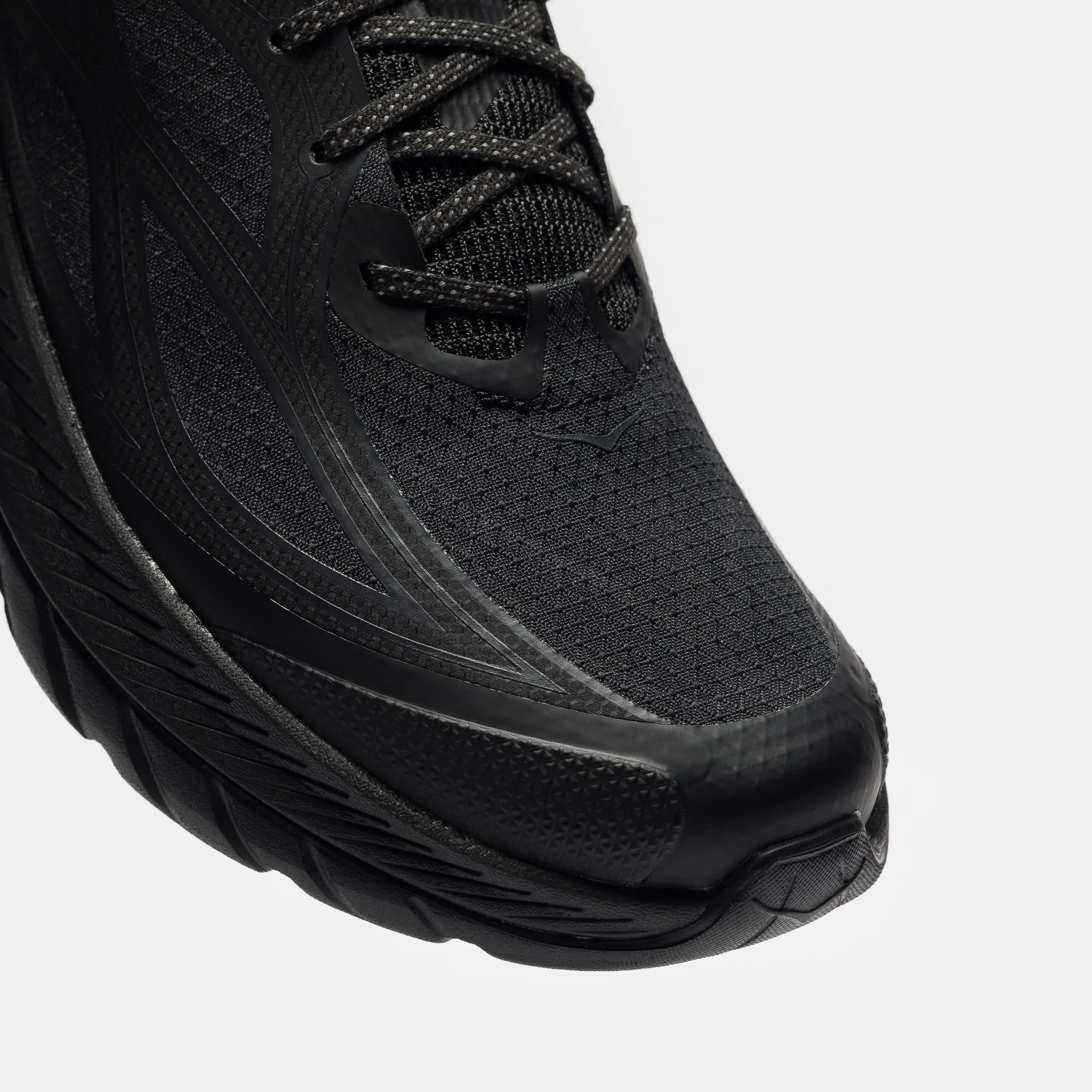 Mach Remastered Sneaker in Obsidian/Obsidian - Image 6