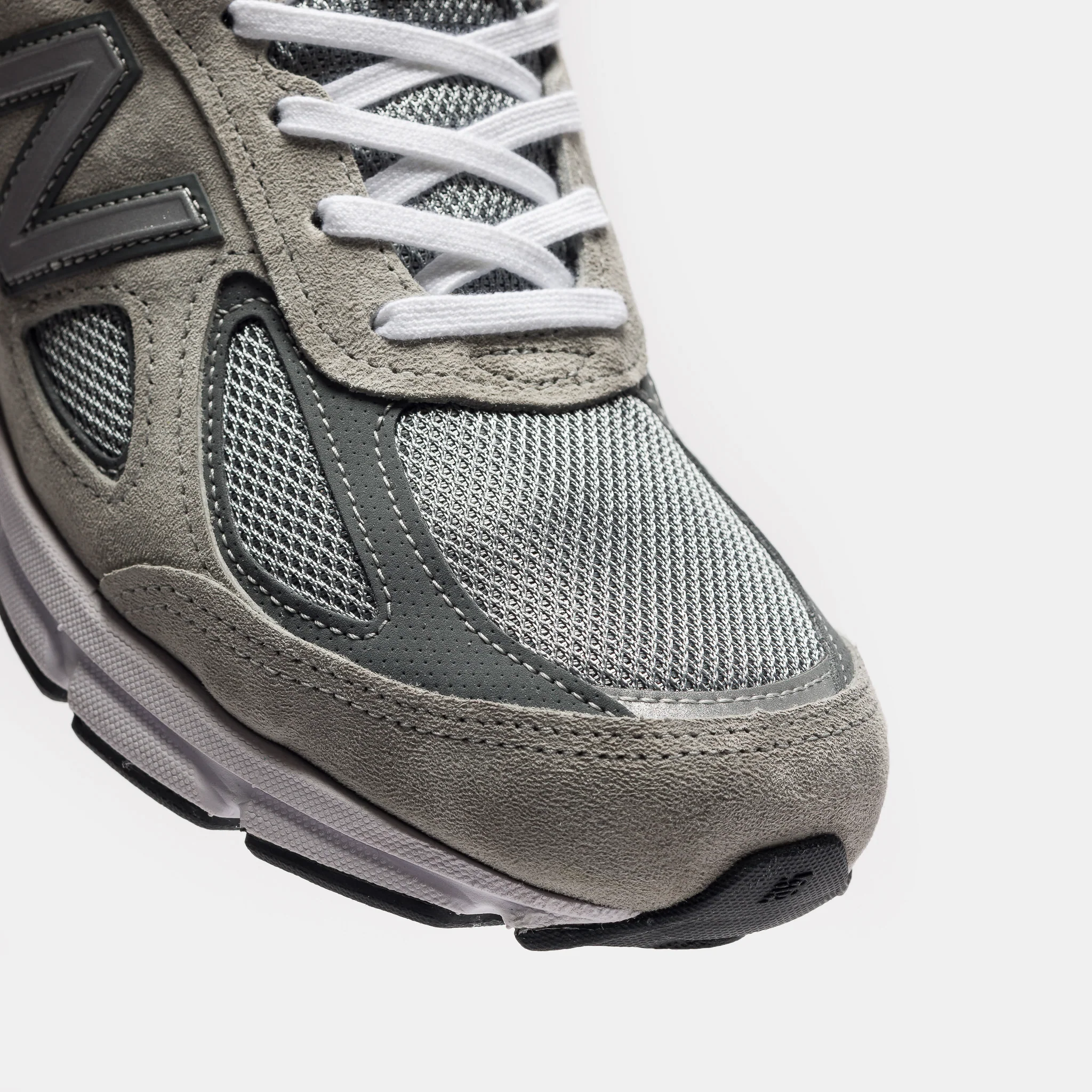 Made in USA 990 V4 Sneaker in Grey/Silver - Image 6