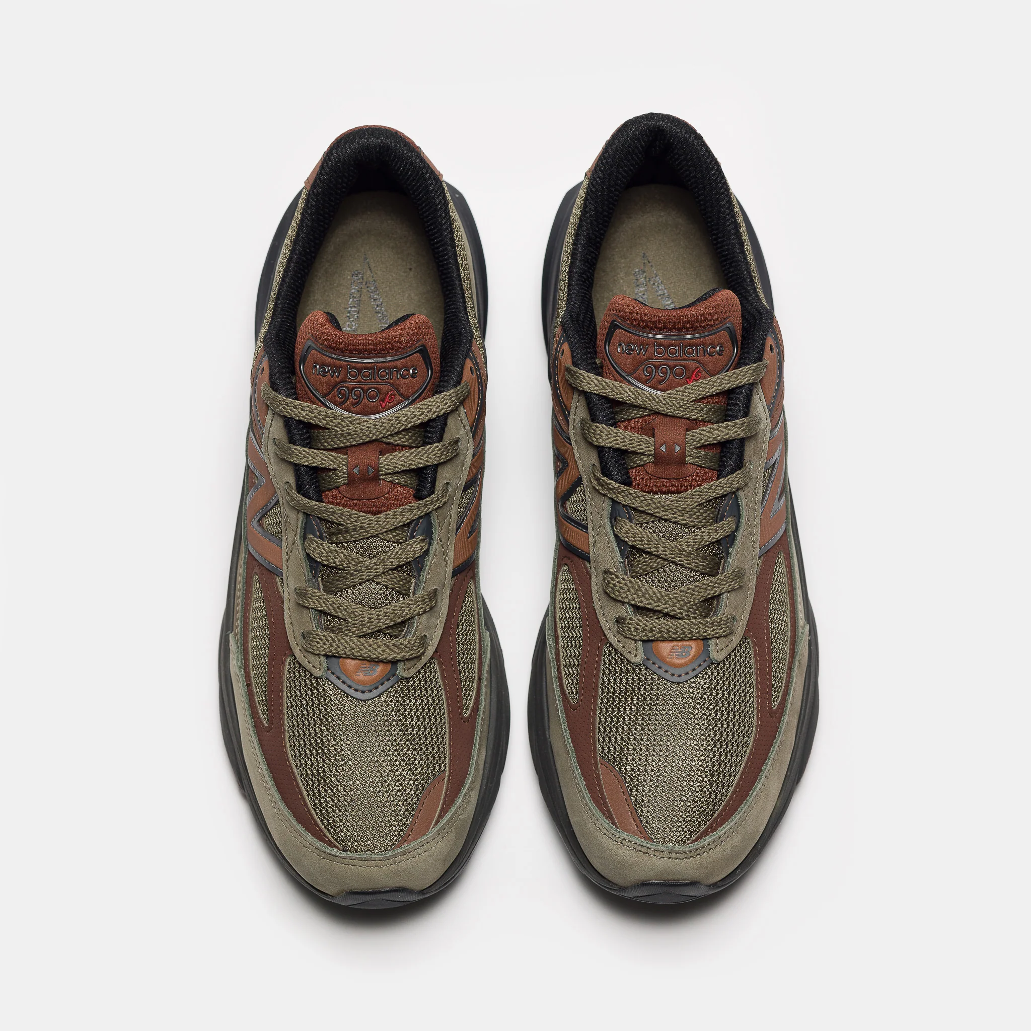 Made in USA 990 V6 Sneaker in Dark Camo/Rich Oak/Black Cement - Image 4
