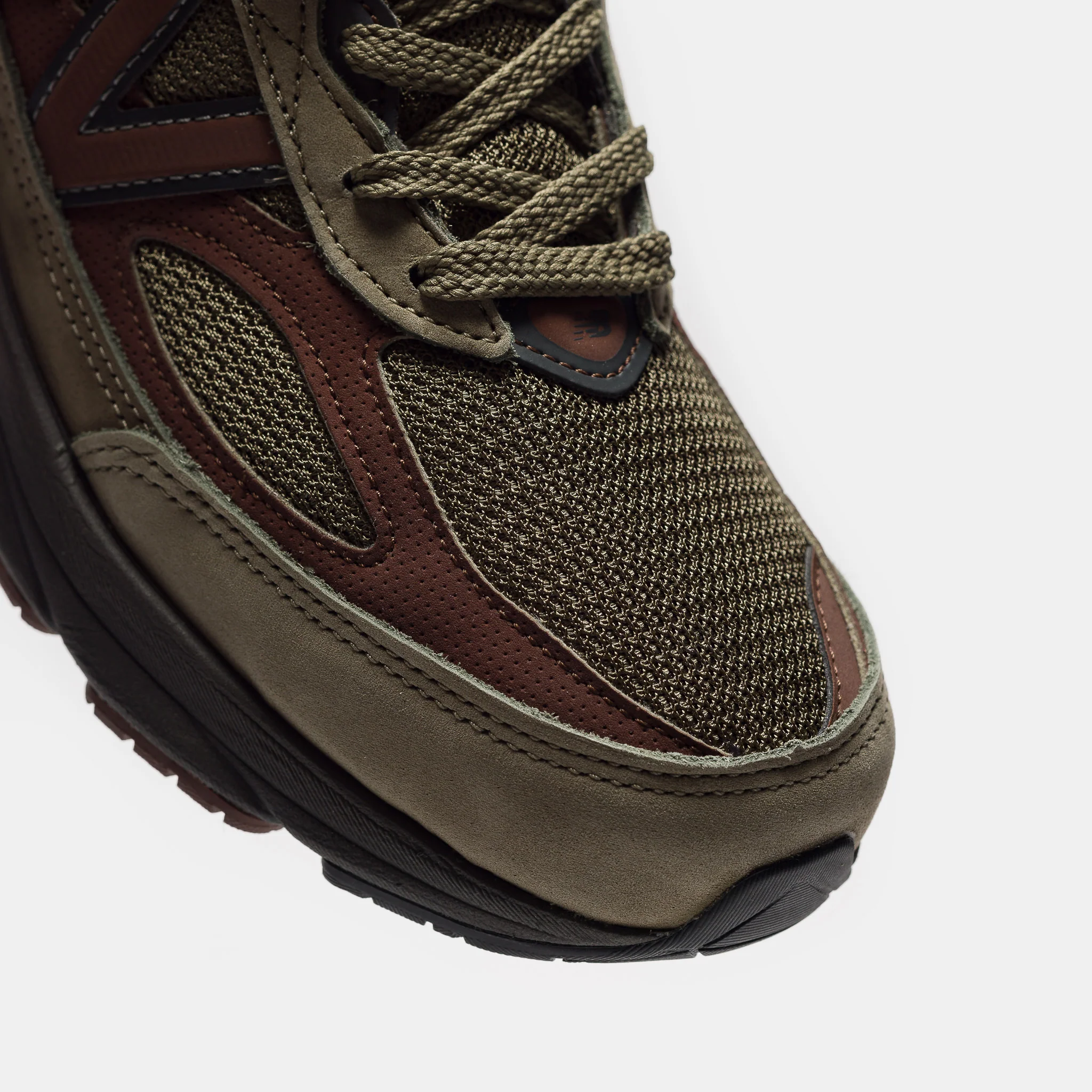 Made in USA 990 V6 Sneaker in Dark Camo/Rich Oak/Black Cement - Image 6