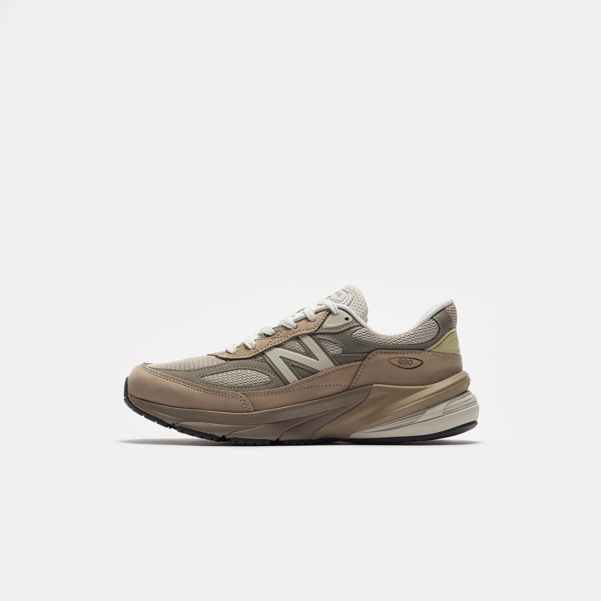 Made in USA 990 V6 Sneaker in Driftwood/Timberwolf/Mushroom