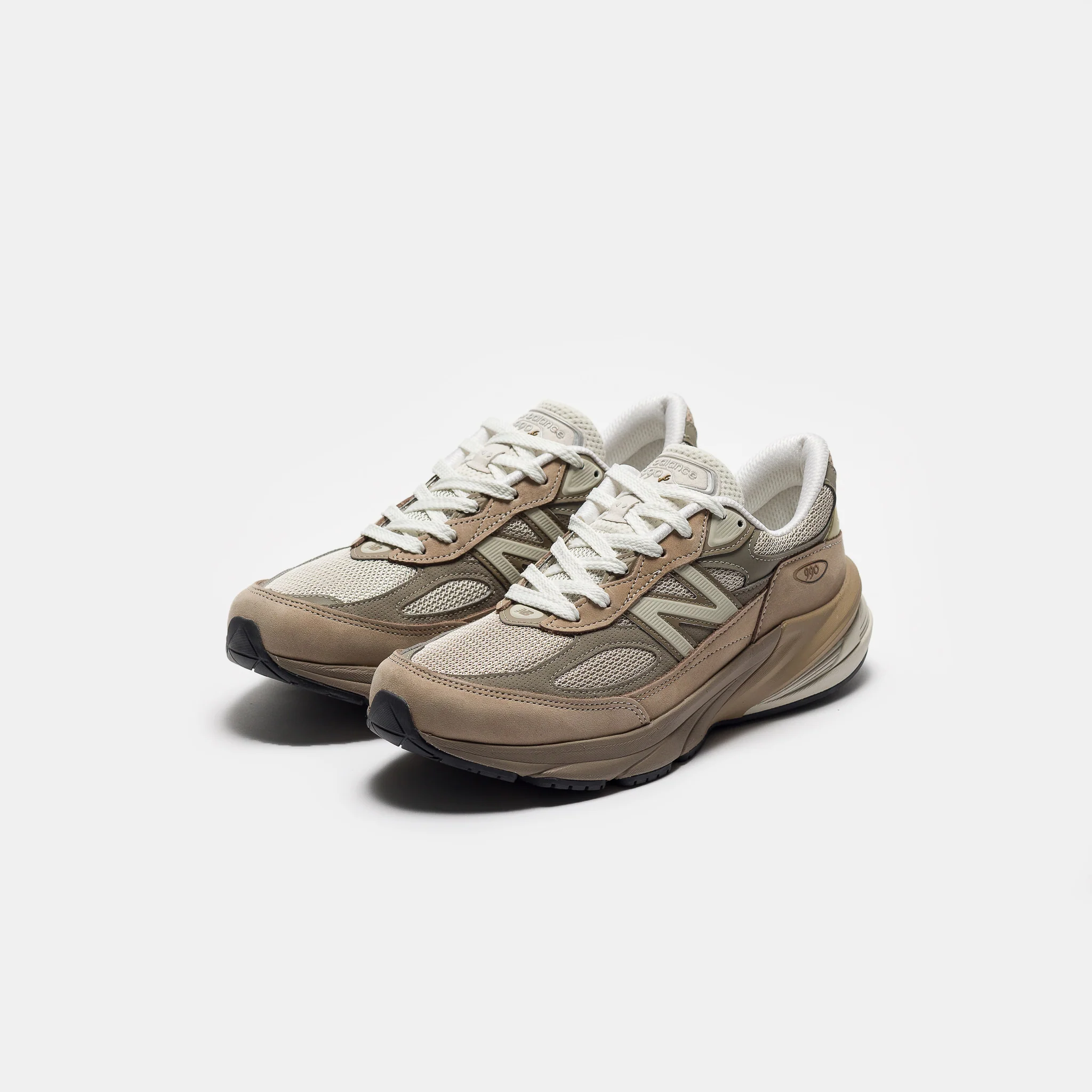 Made in USA 990 V6 Sneaker in Driftwood/Timberwolf/Mushroom - Image 3