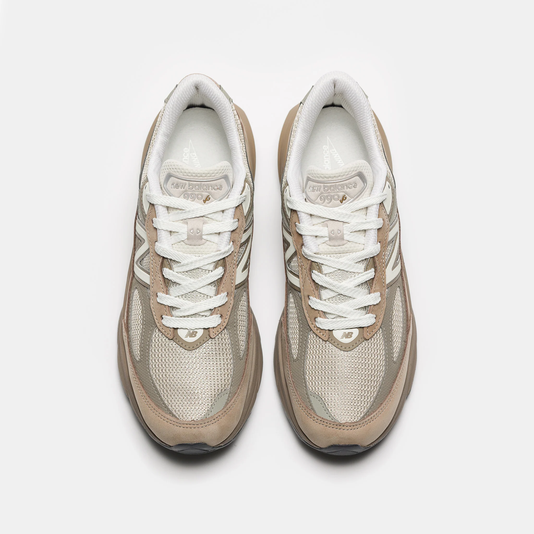 Made in USA 990 V6 Sneaker in Driftwood/Timberwolf/Mushroom - Image 4