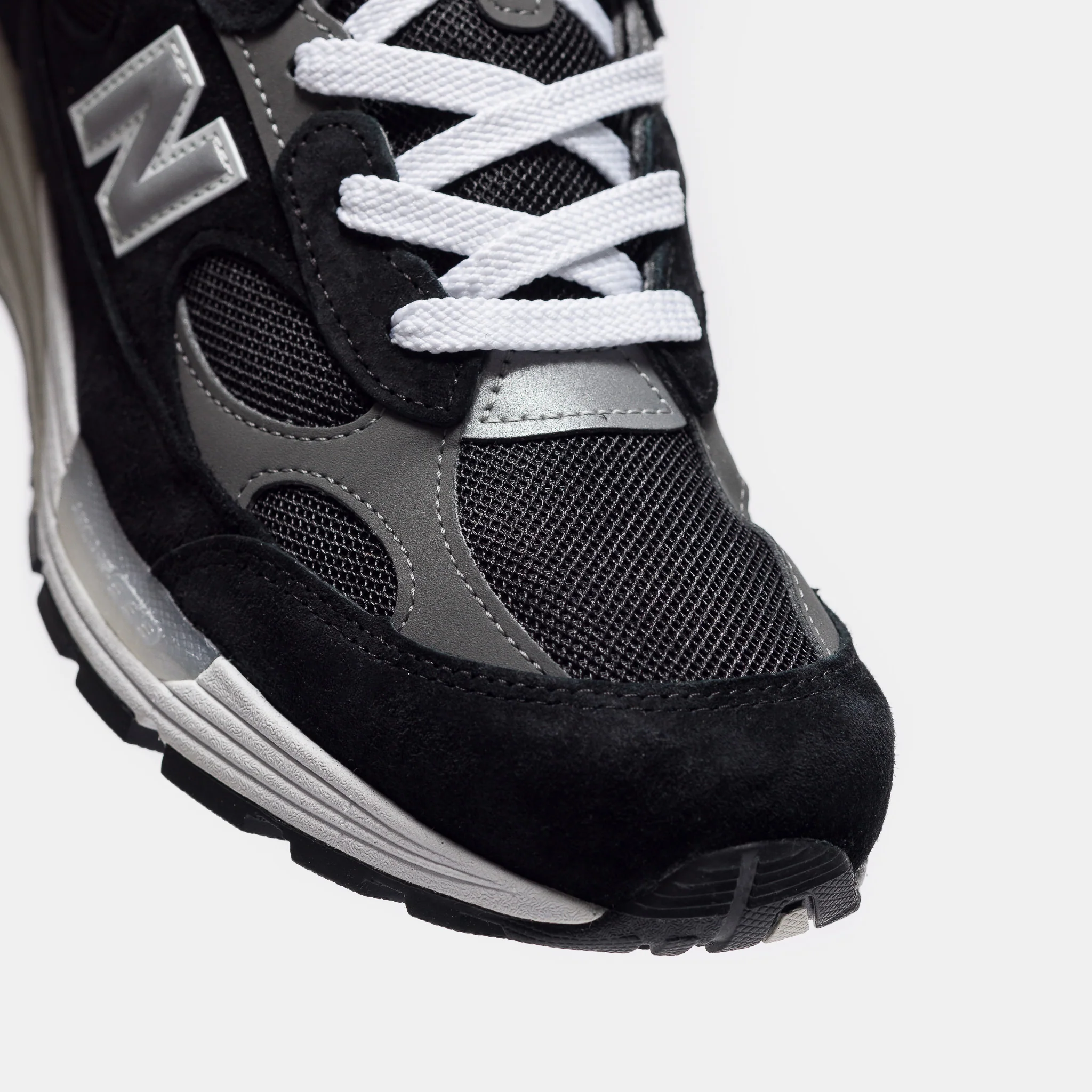 Made in USA 992 Sneaker in Black/Grey/Silver Metallic - Image 6