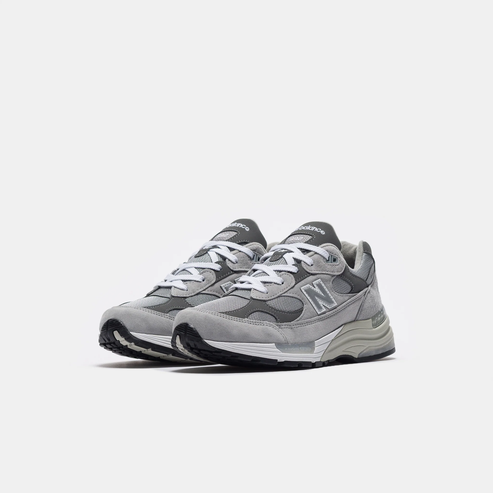 Made in USA 992 Sneaker in Grey/Grey/Silver Metallic - Image 2