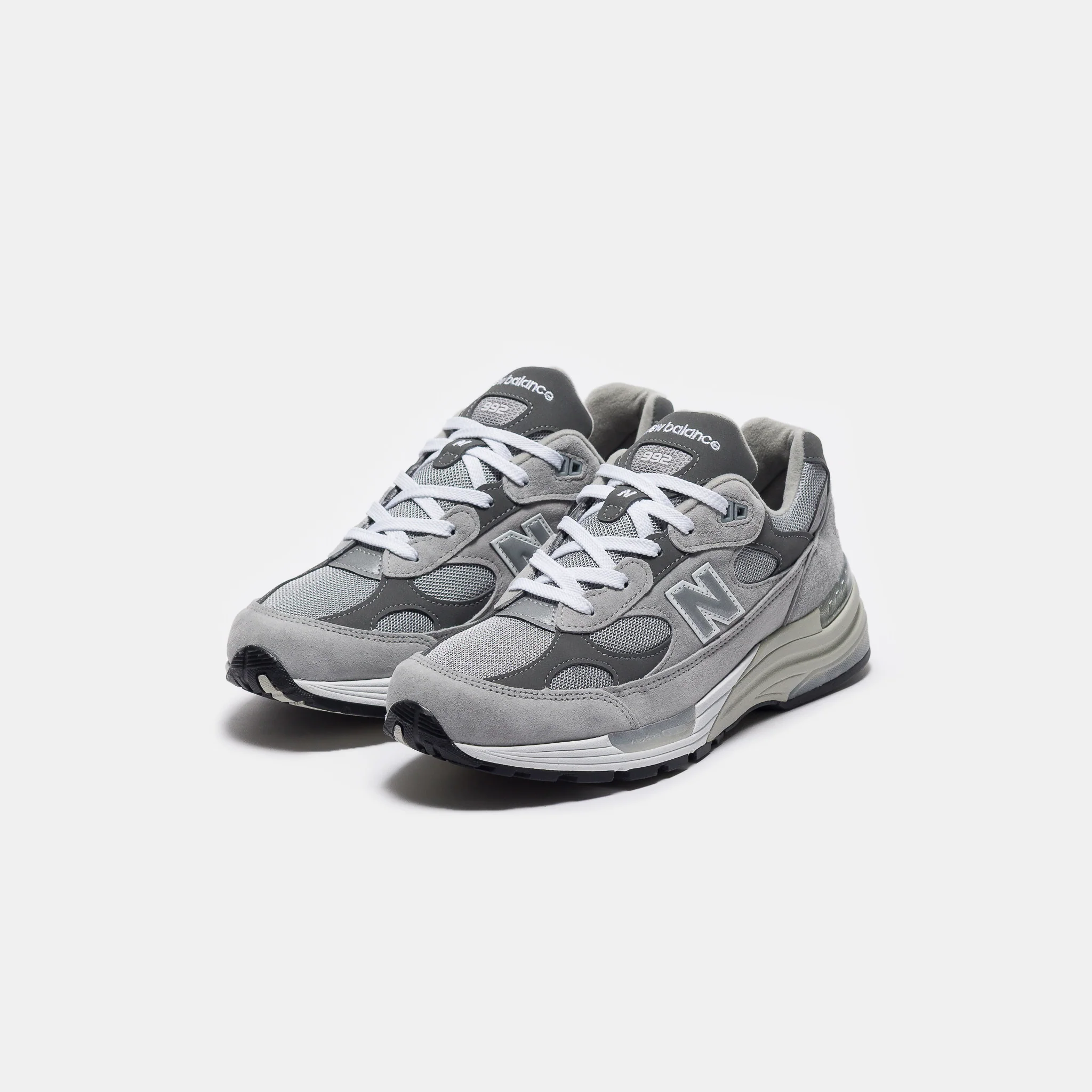 Made in USA 992 Sneaker in Grey/Grey/Silver Metallic - Image 3