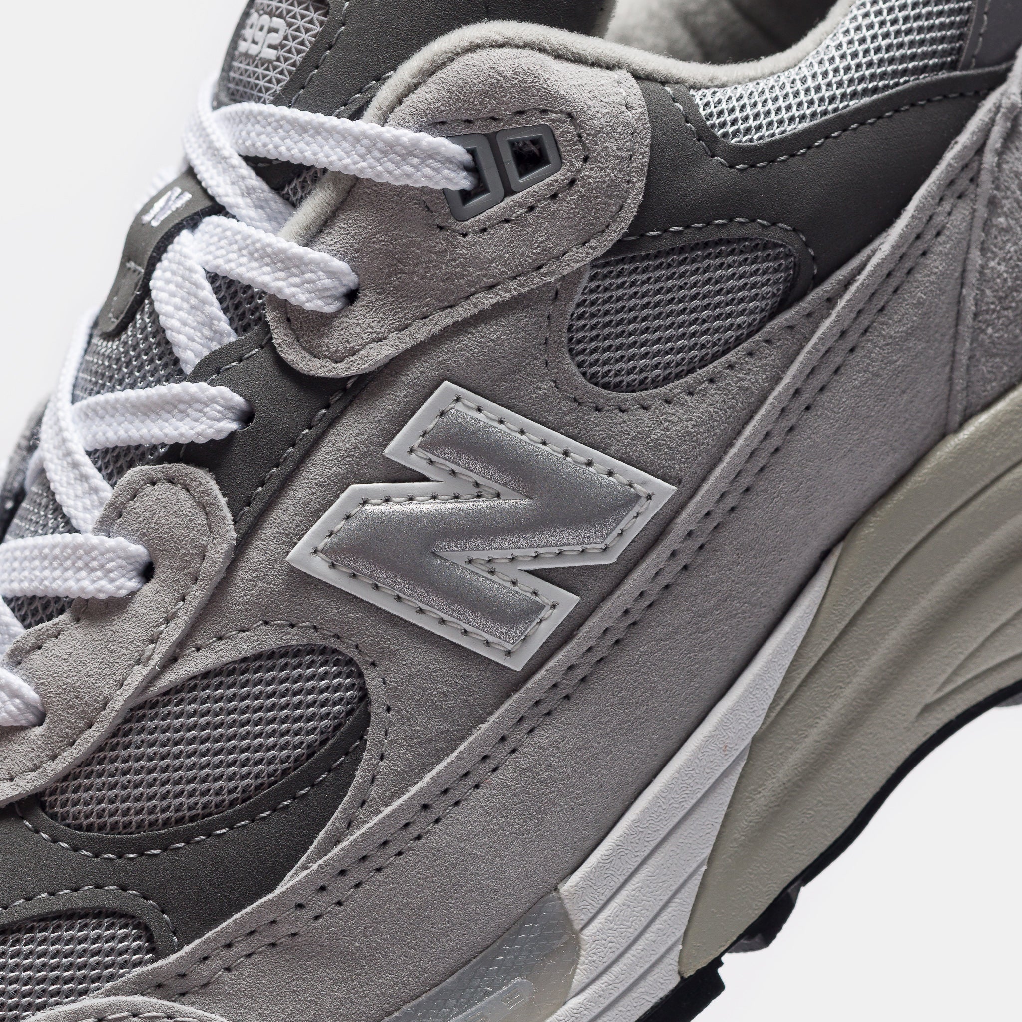 Made in USA 992 Sneaker in Grey/Grey/Silver Metallic - Image 5