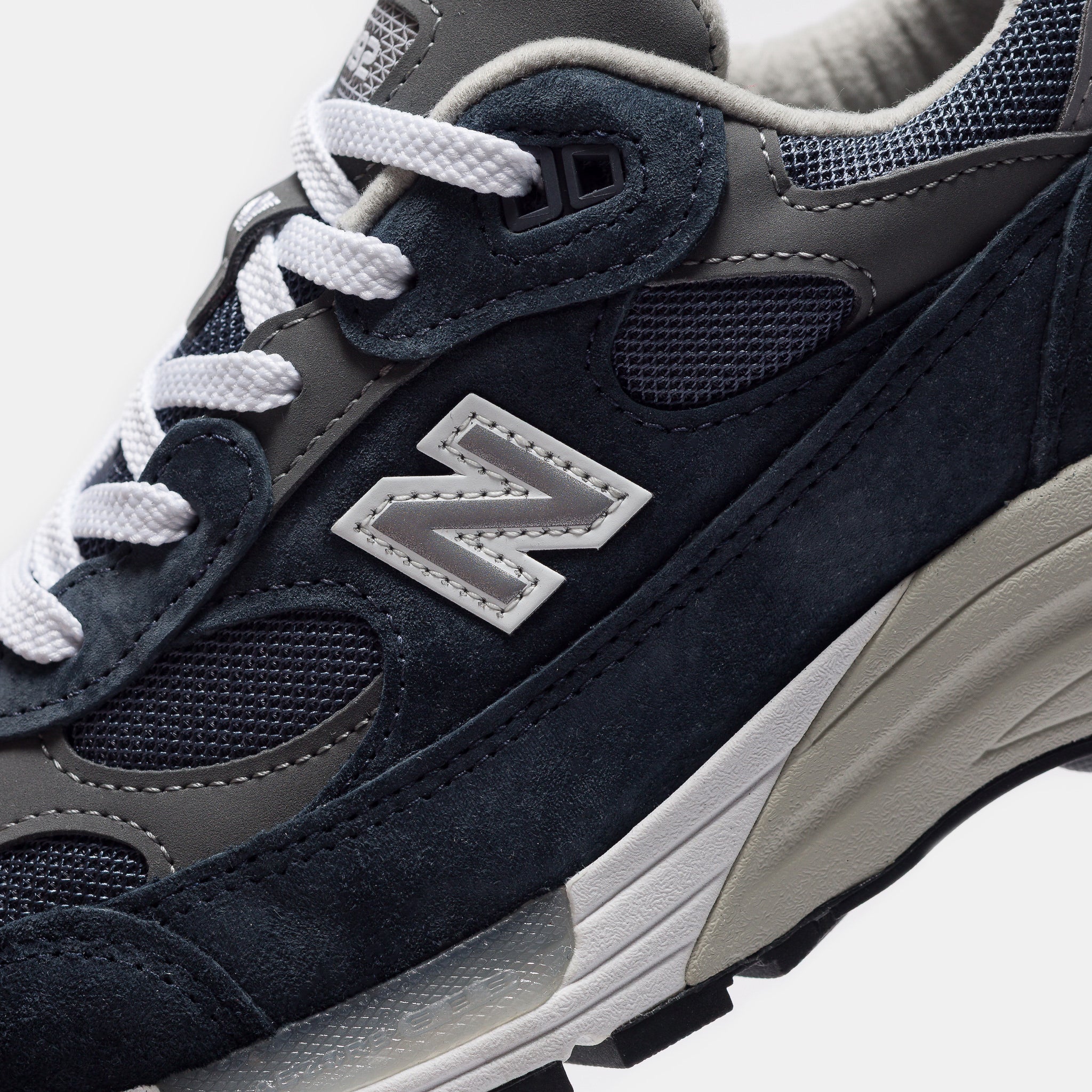 Made in USA 992 Sneaker in NB Navy/Grey/Silver Metalic - Image 5
