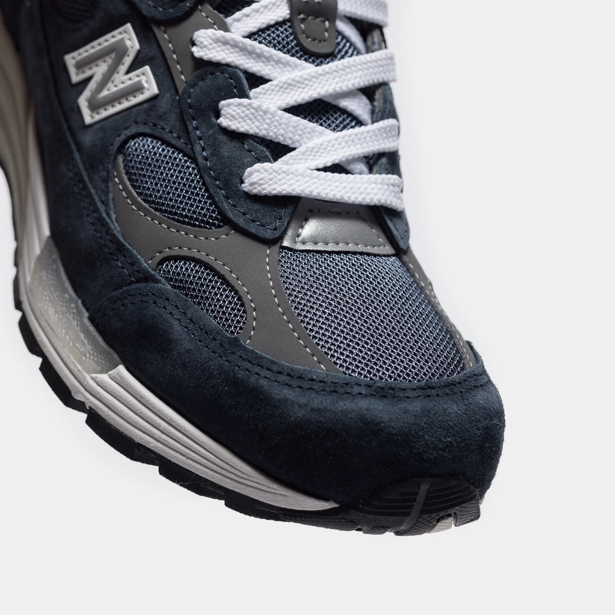 Made in USA 992 Sneaker in NB Navy/Grey/Silver Metalic - Image 6