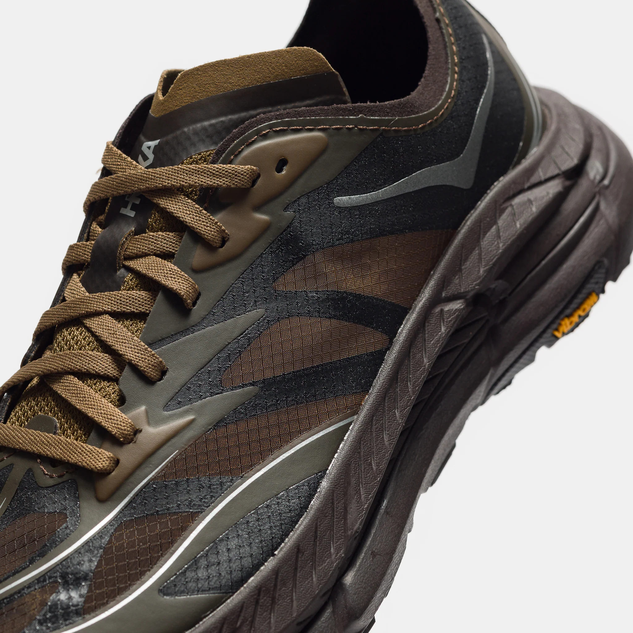 Mafate Speed 4 Lite Sneaker in Tree Bark/Cast Iron - Image 5