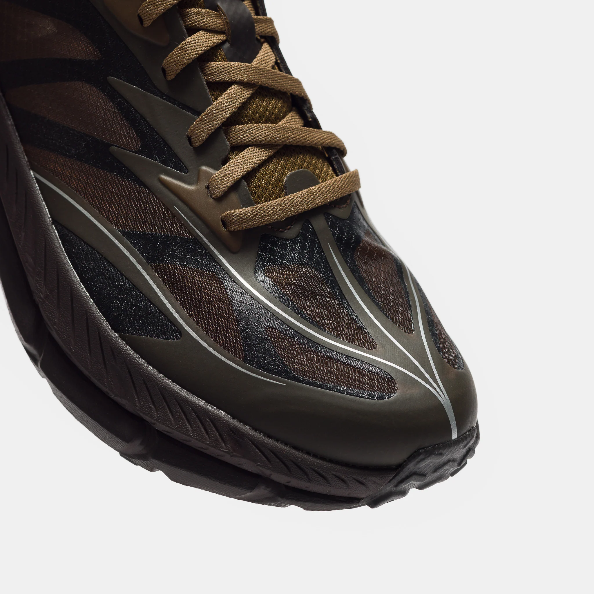 Mafate Speed 4 Lite Sneaker in Tree Bark/Cast Iron - Image 6