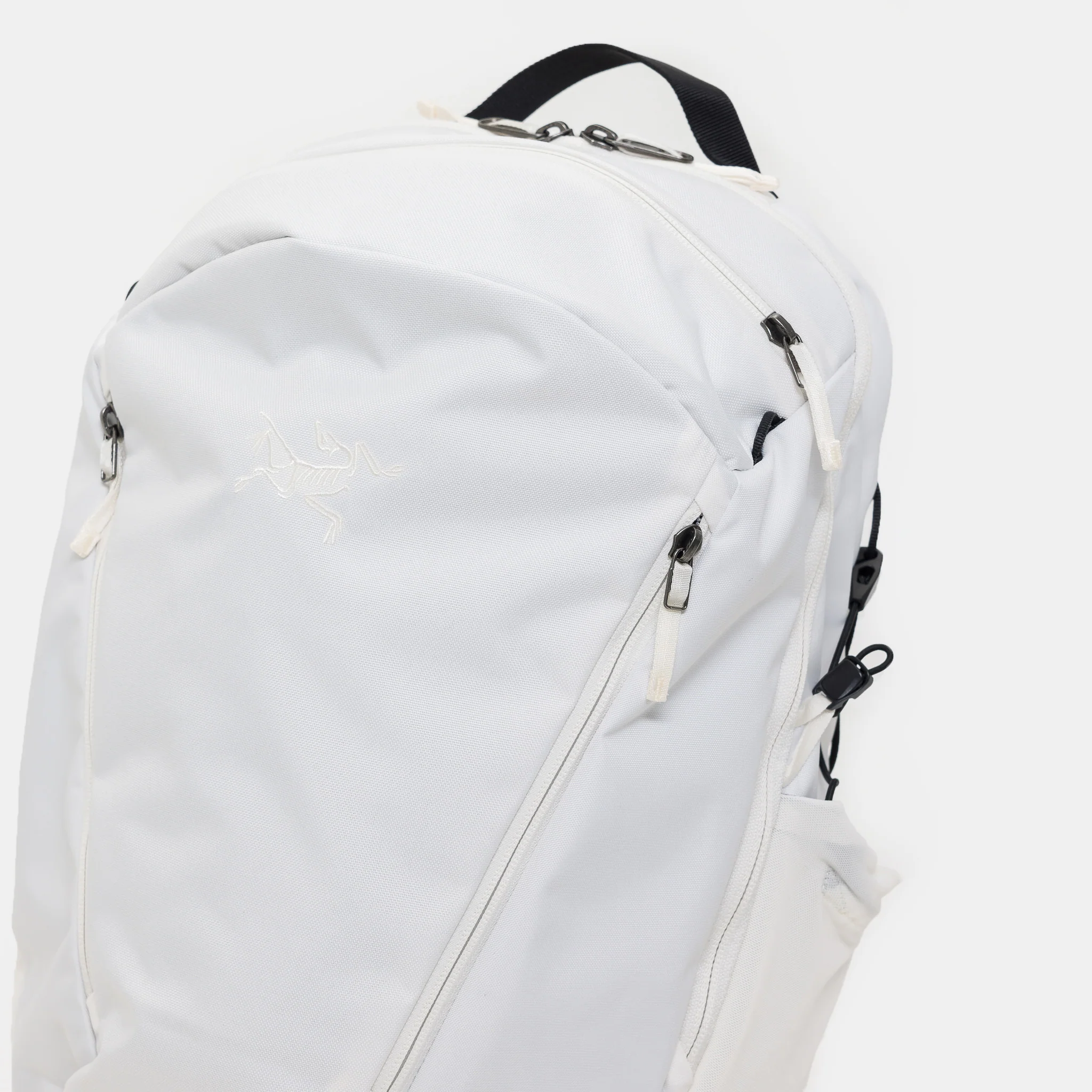 Mantis 26 Backpack in Arctic Silk - Image 4