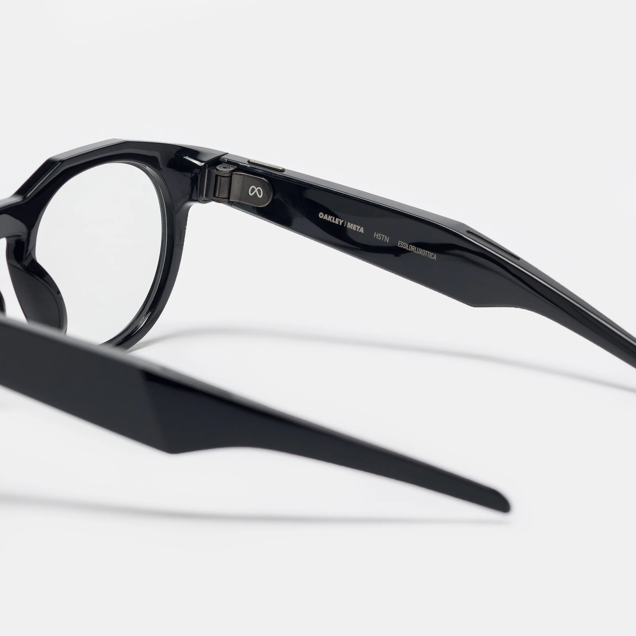 Meta HSTN Transitions Glasses in Transitions Amethyst/Black - Image 6