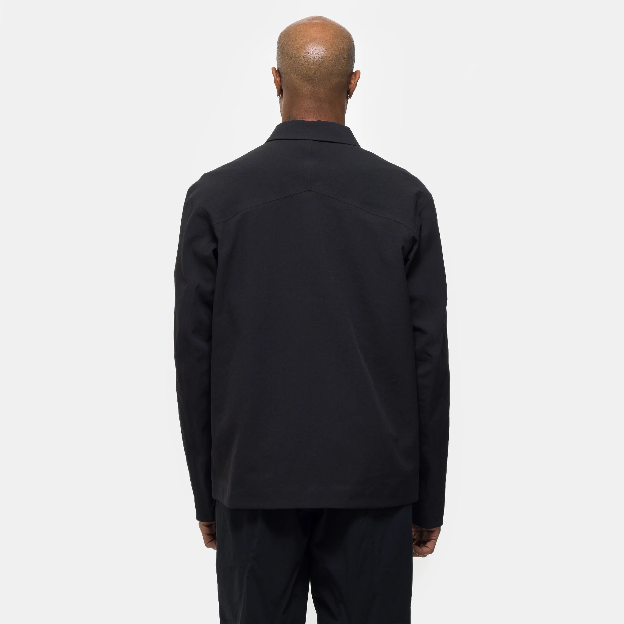 Mionn Softshell Overshirt in Black - Image 3
