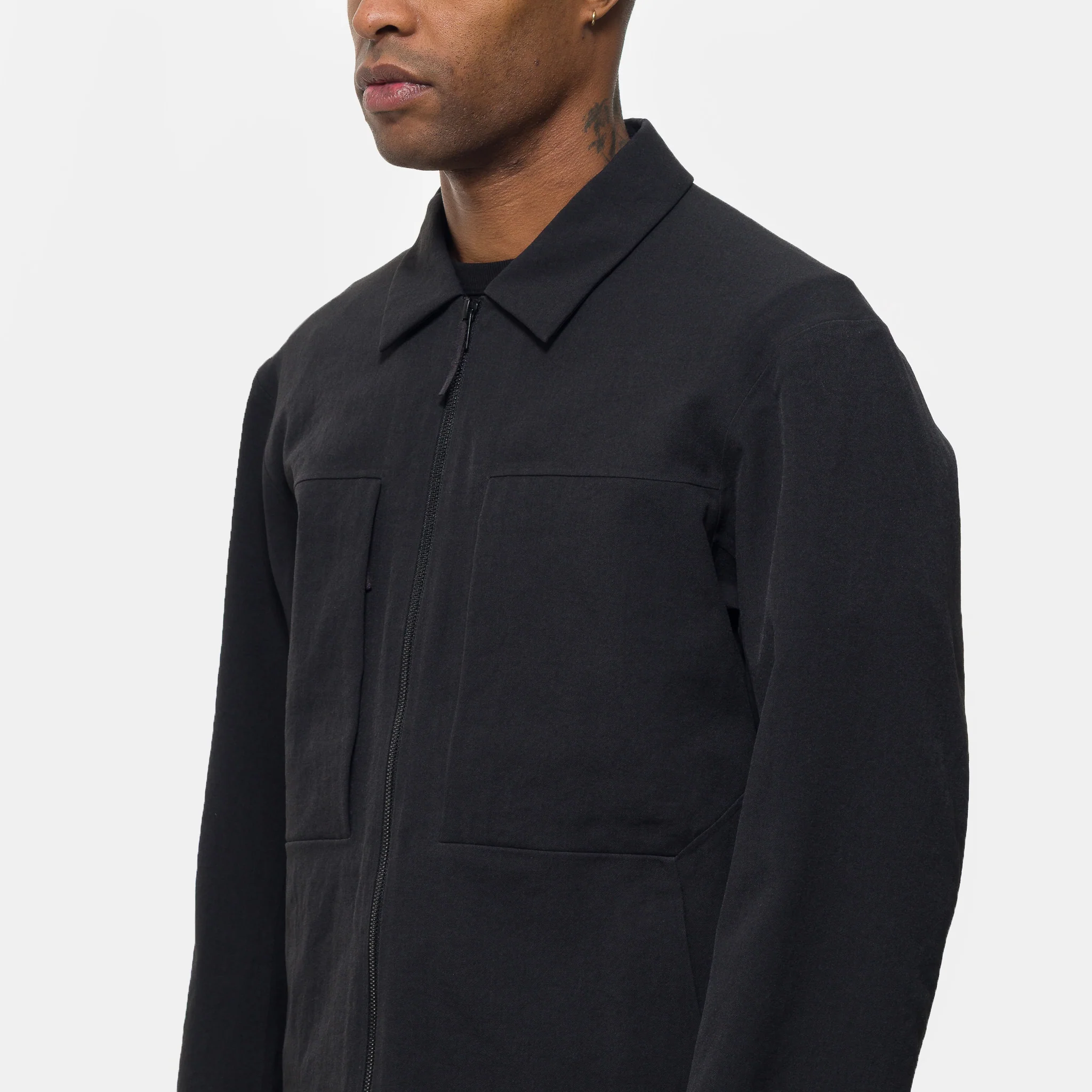 Mionn Softshell Overshirt in Black - Image 4