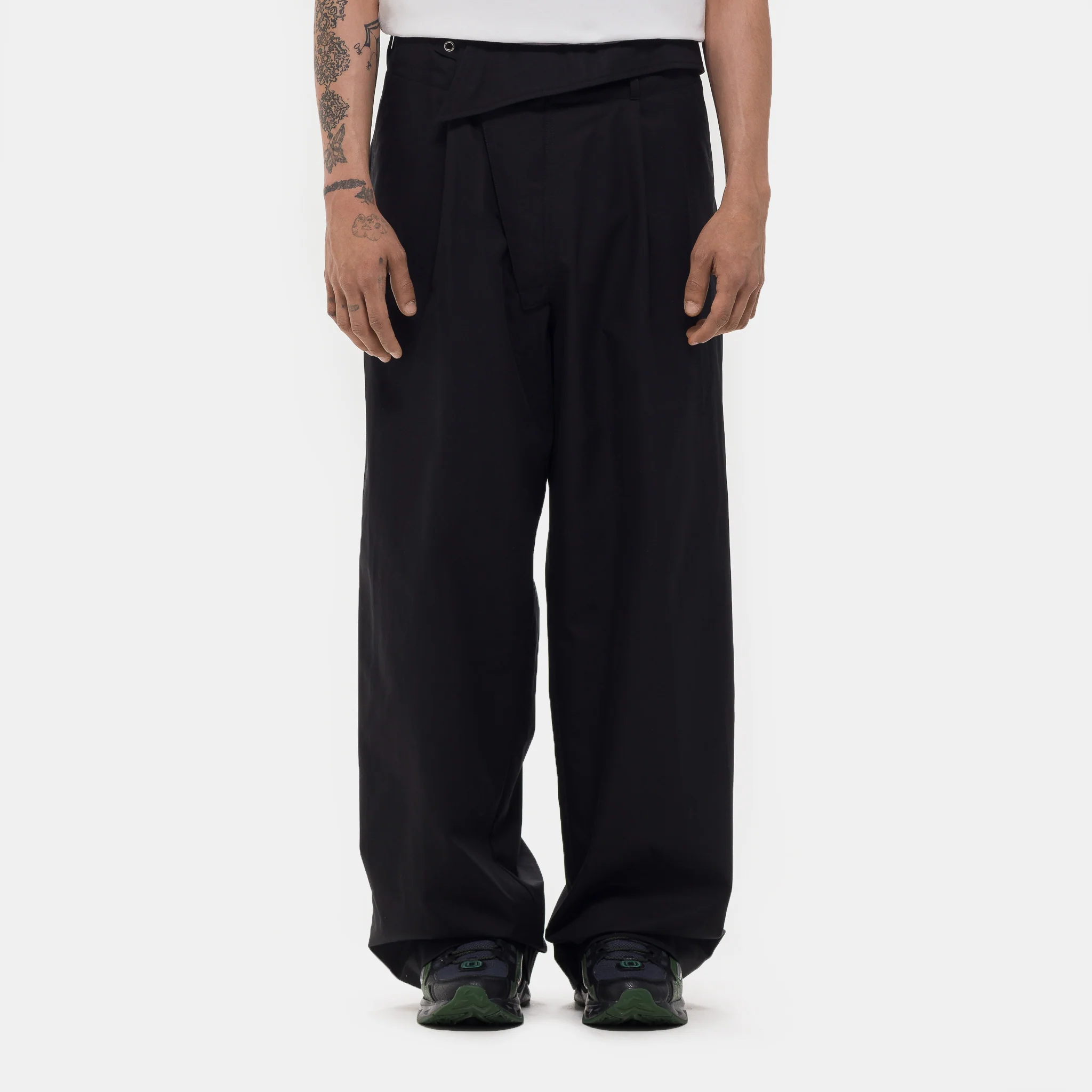 Navin Wide Trouser in Black Sable