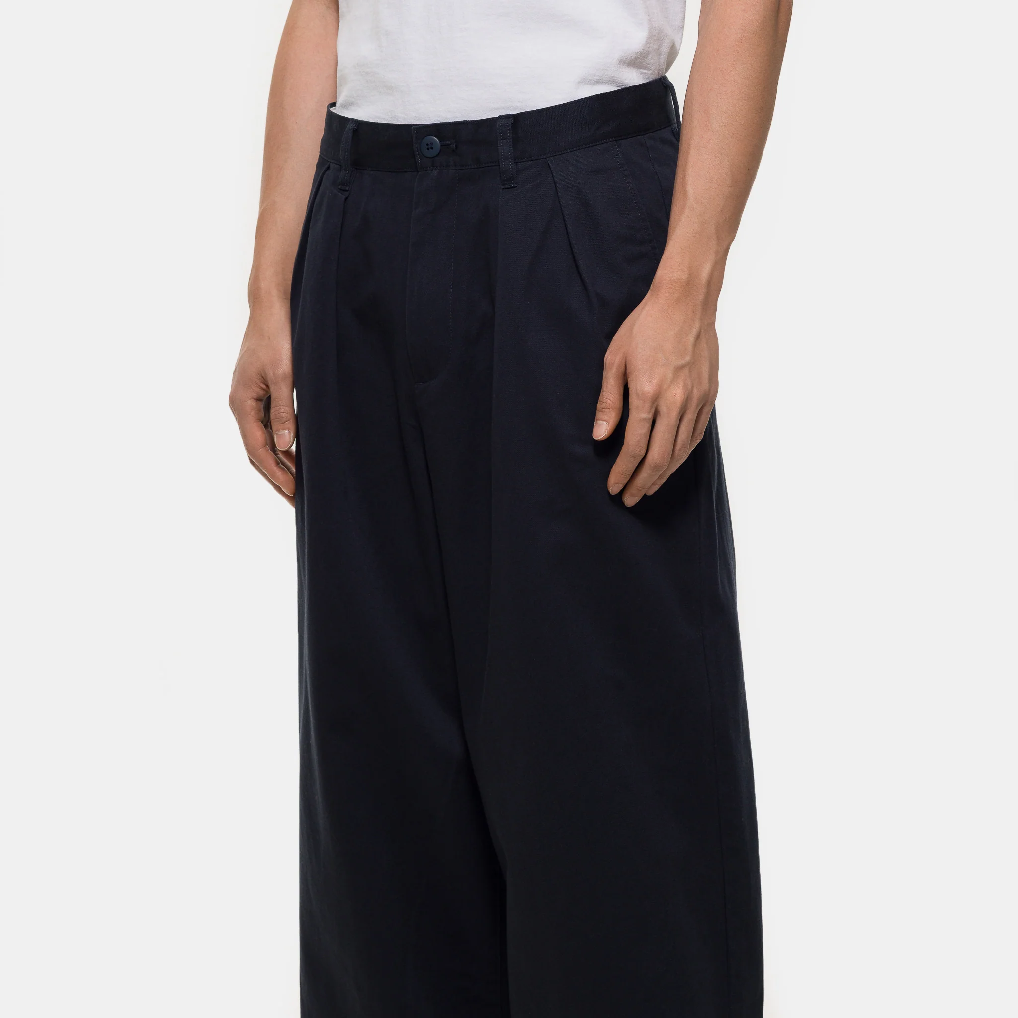 New Wide Chino Pant in Navy - Image 4