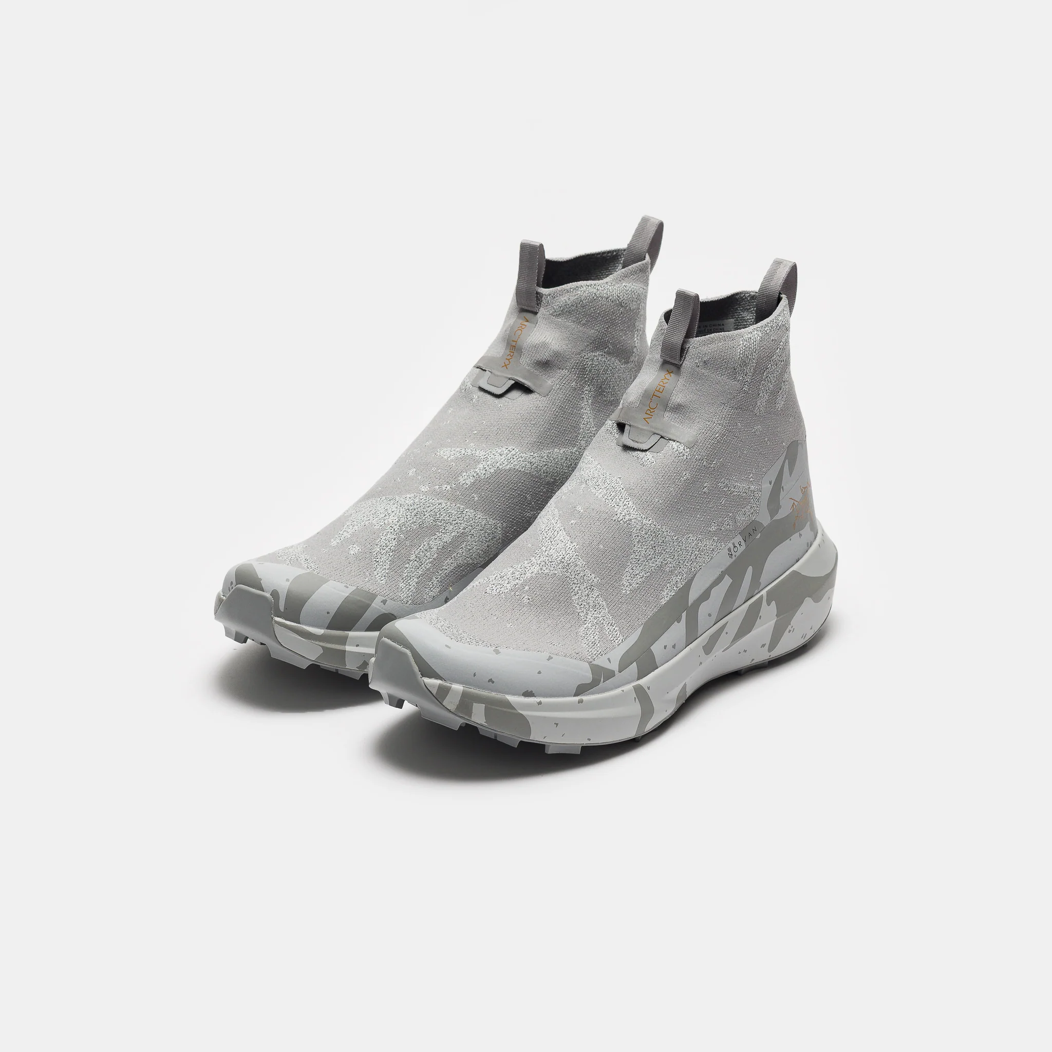 Norvan 4 Nivalis Grotto Sneaker in Dark Solitude/Dark Solitude - Image 4