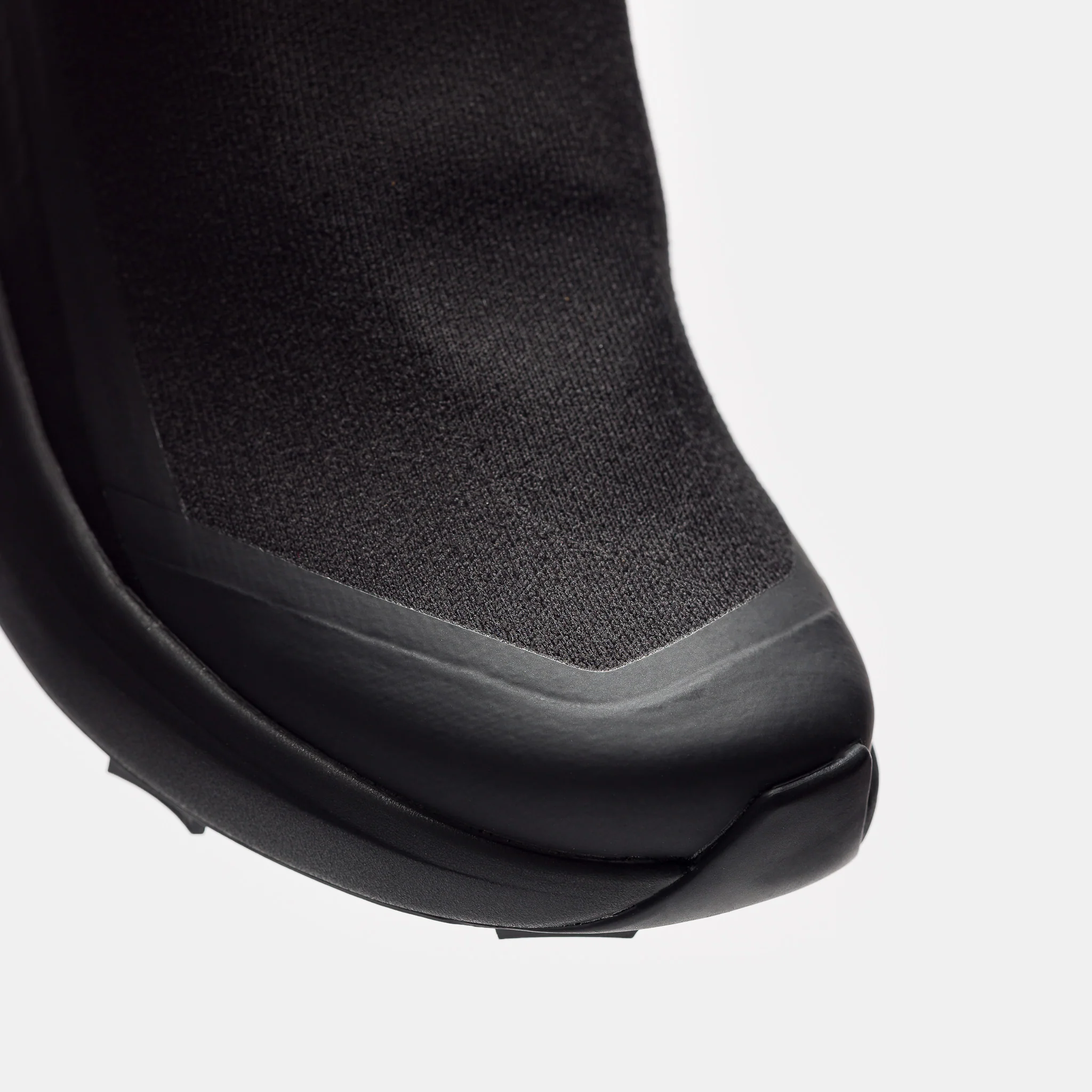 Norvan 4 Nivalis Sneaker in Black/Black - Image 6