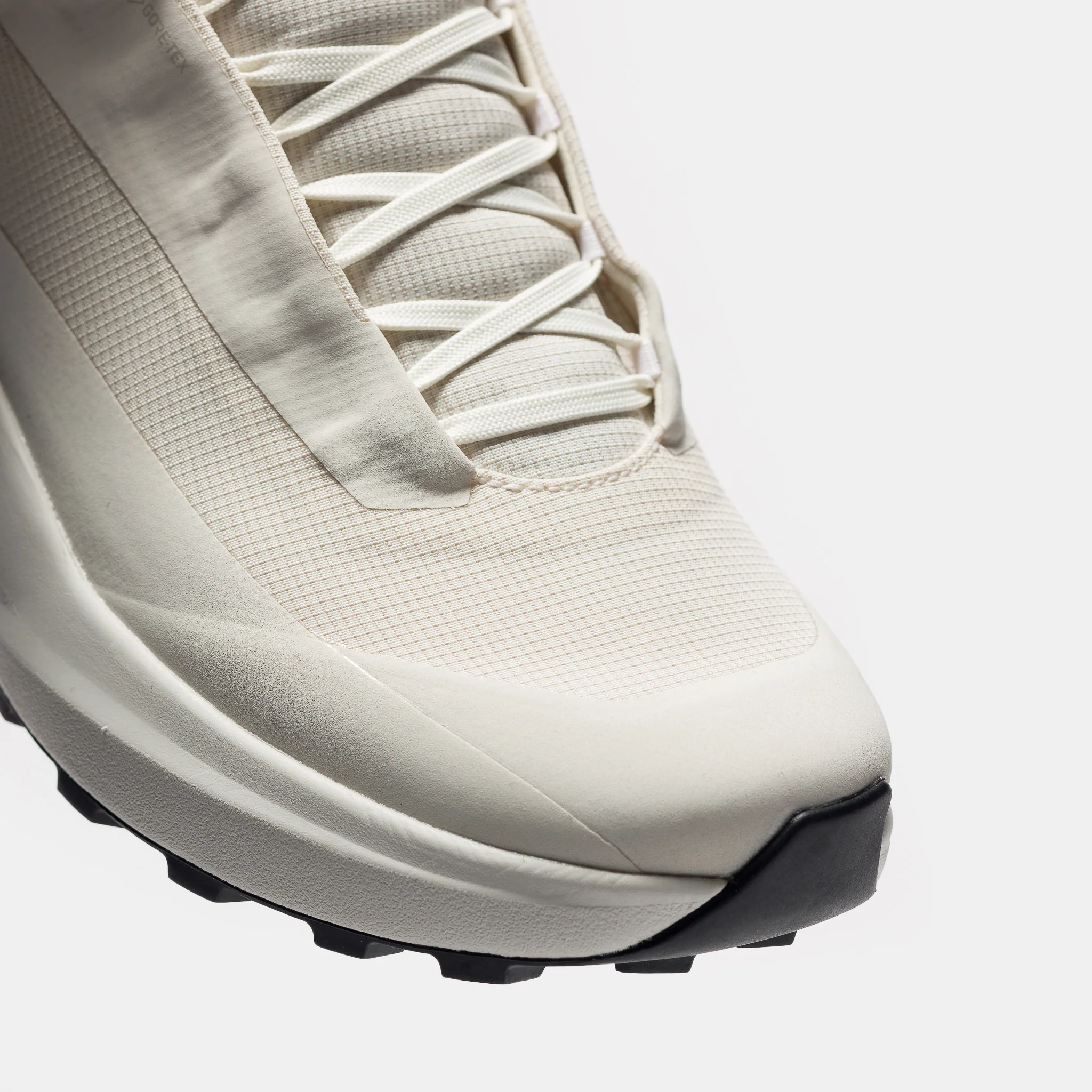 Norvan LD 4 Gore-Tex Sneaker in Arctic Silk/Arctic Silk - Image 6