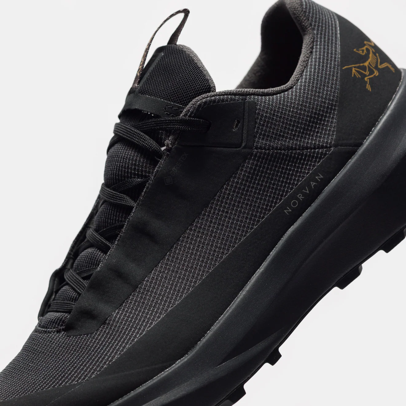 Norvan LD 4 Gore-Tex Sneaker in Black/Black - Image 3