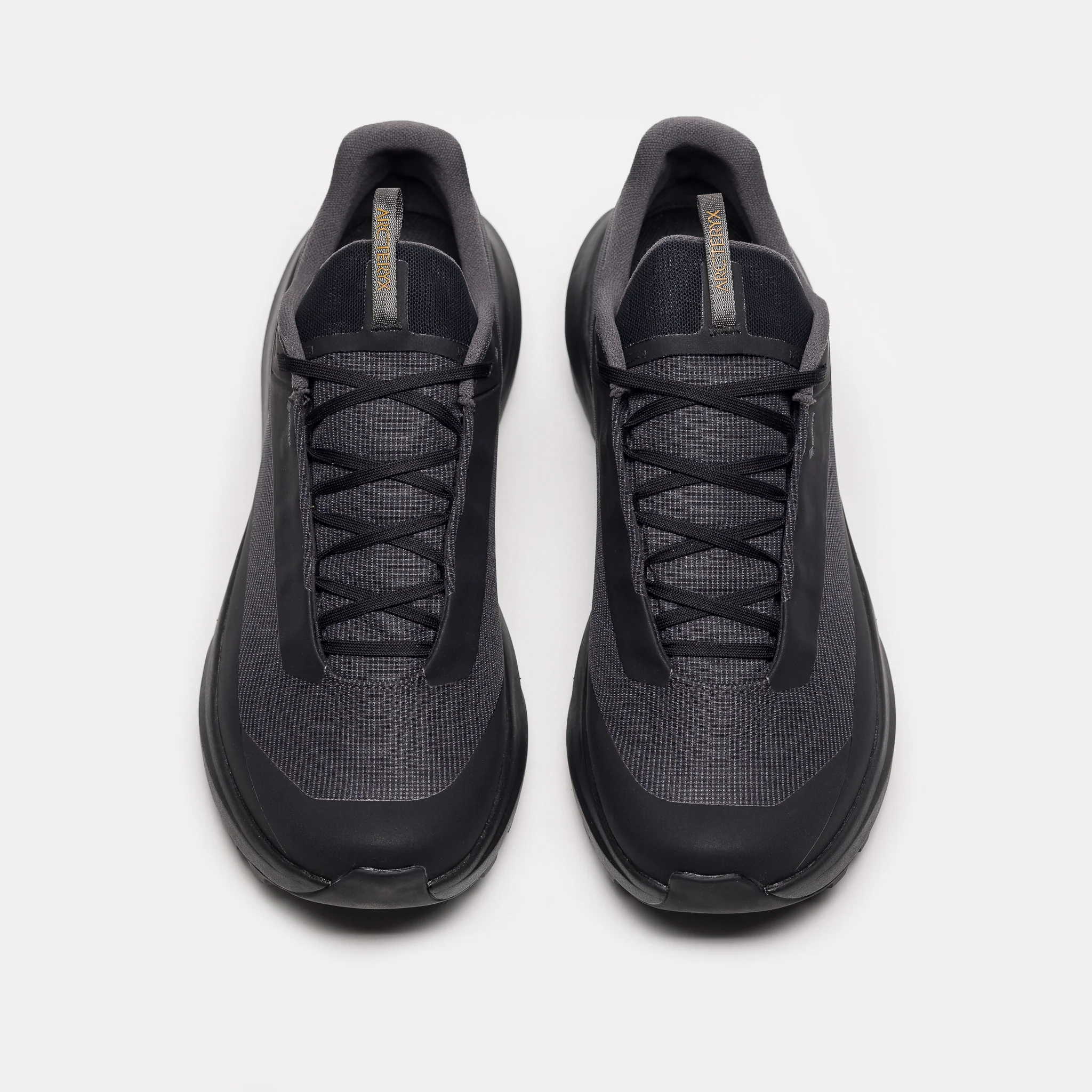 Norvan LD 4 Gore-Tex Sneaker in Black/Black - Image 4